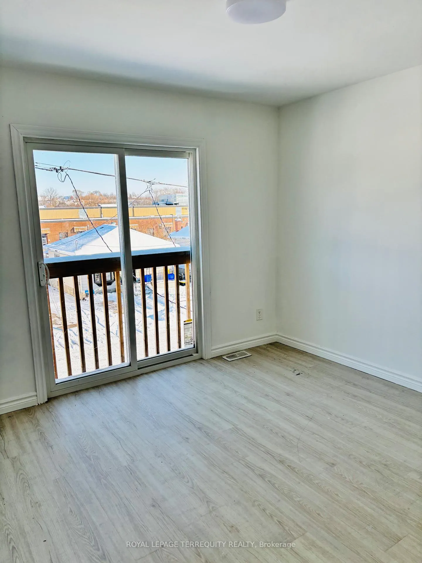 Photo 15 of 308 Nassau Street, Oshawa, Vanier — HOMEH