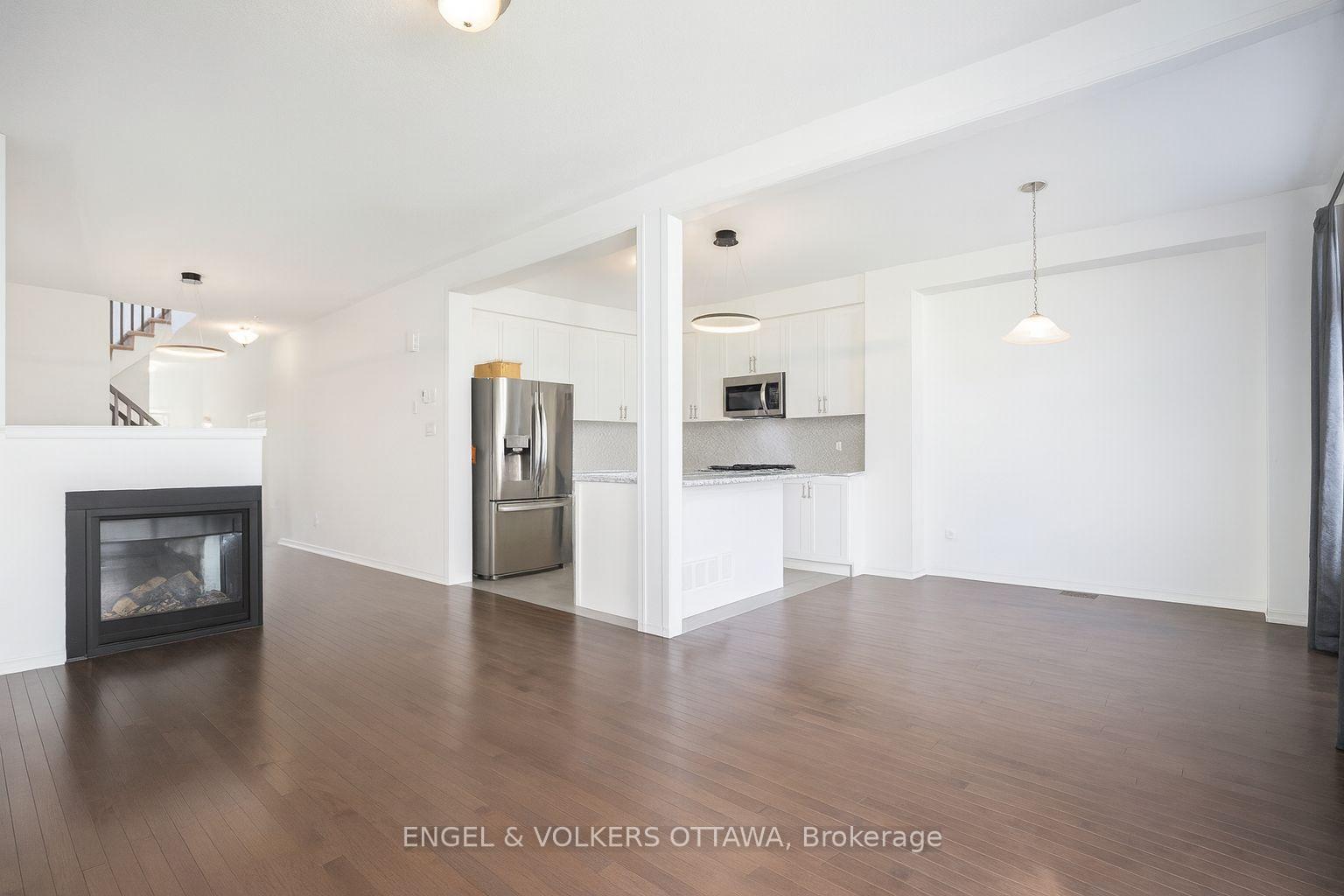 Photo 3 of 513 Tulip Tree Way, Ottawa, Mer Bleue/Bradley Estates/Anderson Park — HOMEH