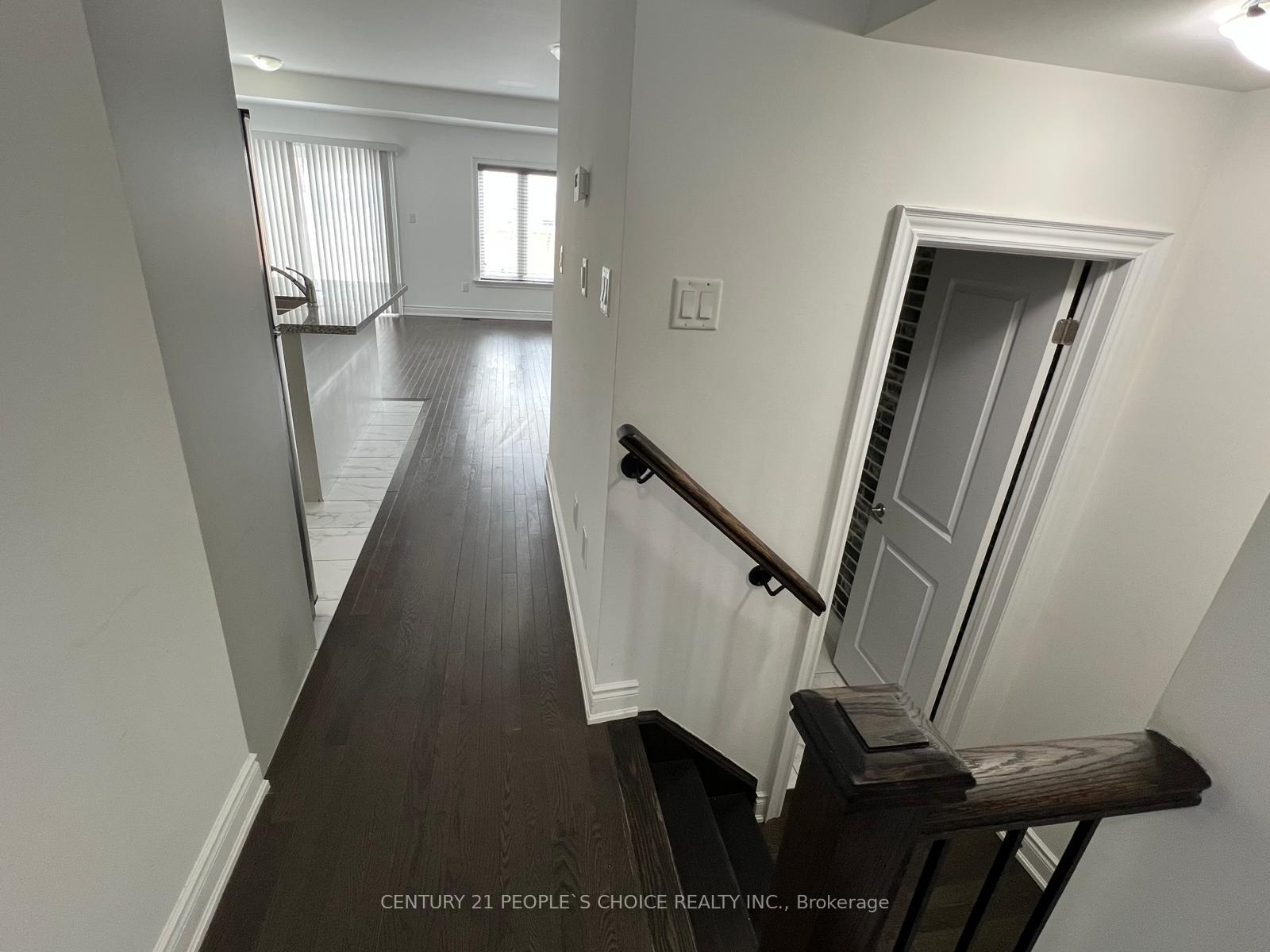 Photo 4 of 49 Lorne Thomas Place, New Tecumseth, Alliston — HOMEH