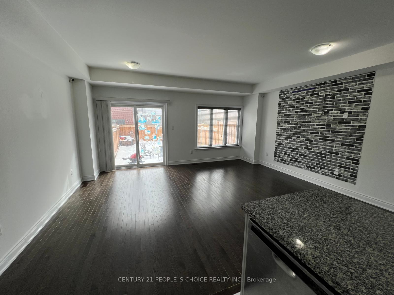 Photo 5 of 49 Lorne Thomas Place, New Tecumseth, Alliston — HOMEH