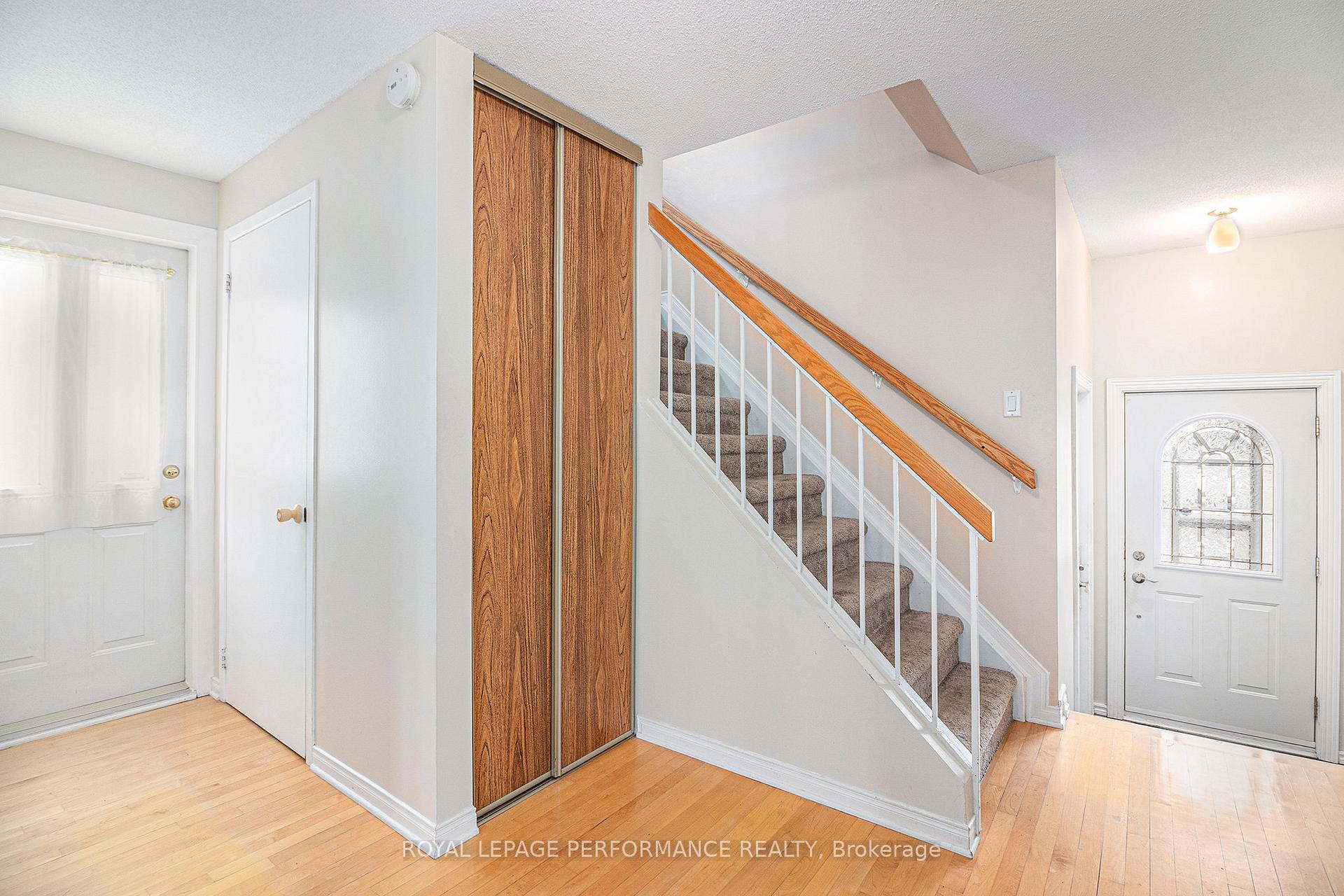 Photo 4 of 1642 Prestwick Drive, Ottawa, Queenswood Heights South — HOMEH