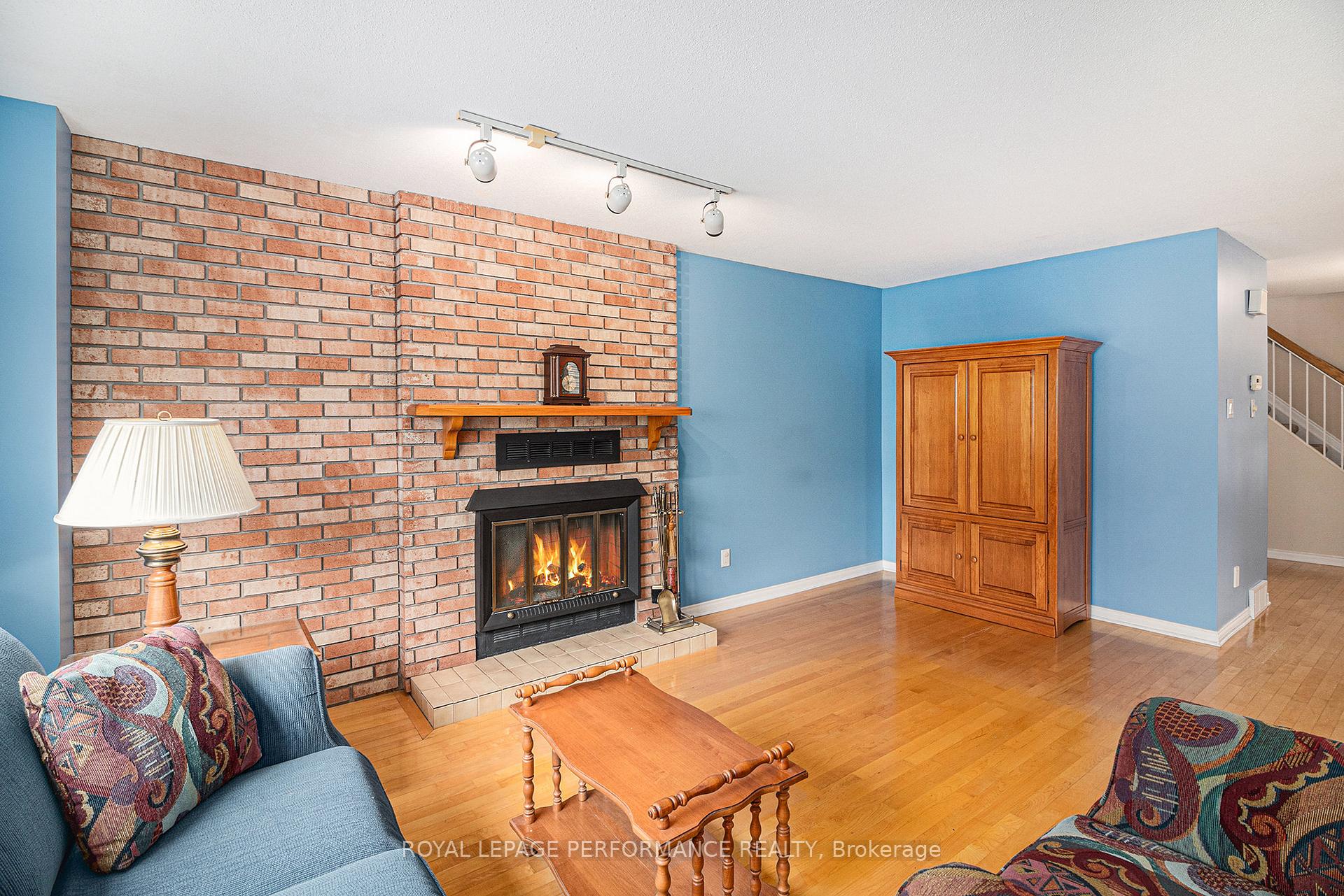 Photo 8 of 1642 Prestwick Drive, Ottawa, Queenswood Heights South — HOMEH