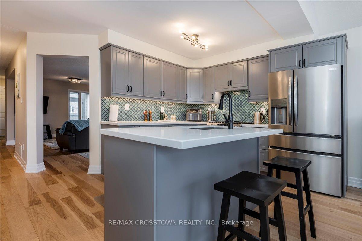 Photo 3 of 401 Jay Crescent, Orangeville — HOMEH