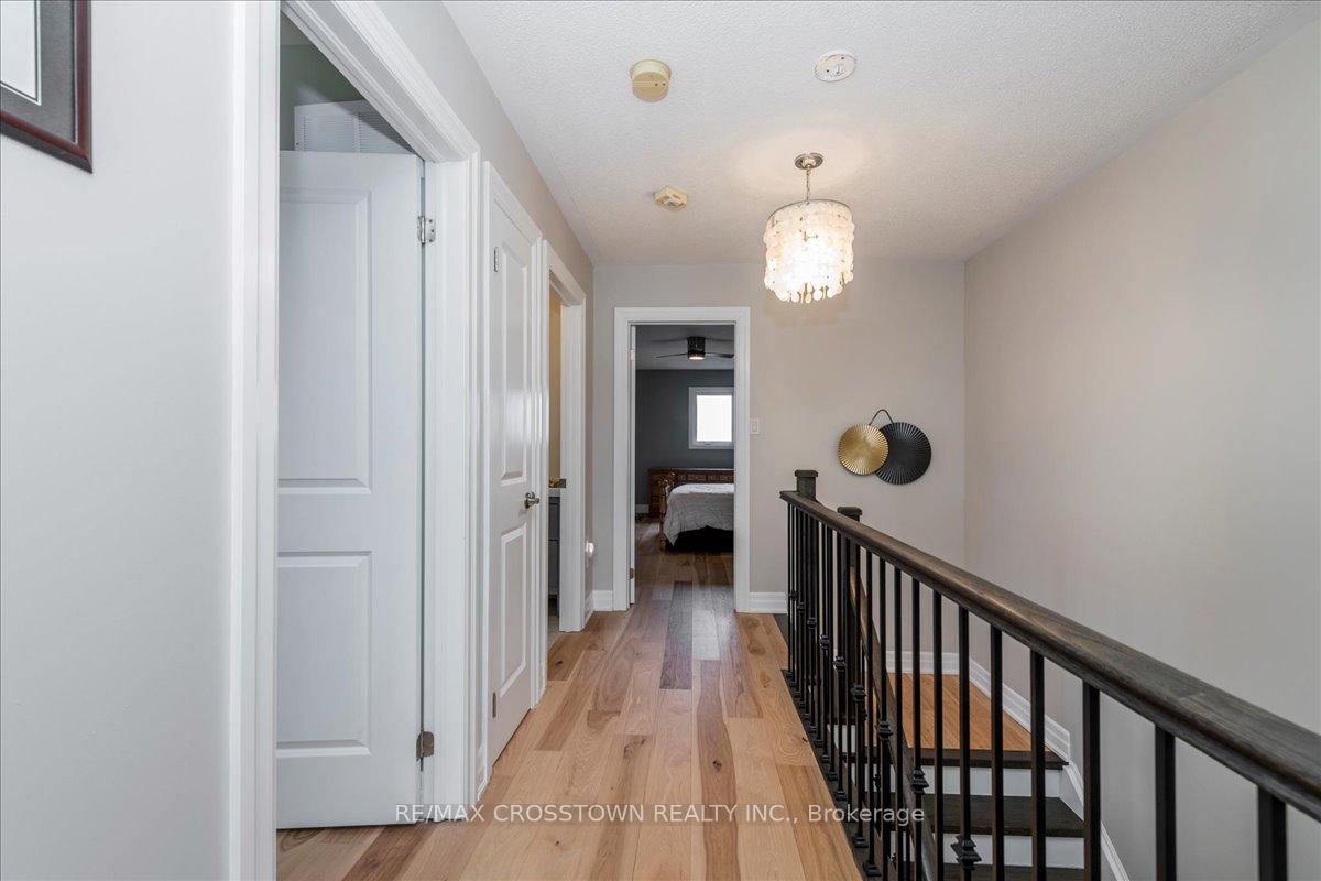 Photo 10 of 401 Jay Crescent, Orangeville — HOMEH