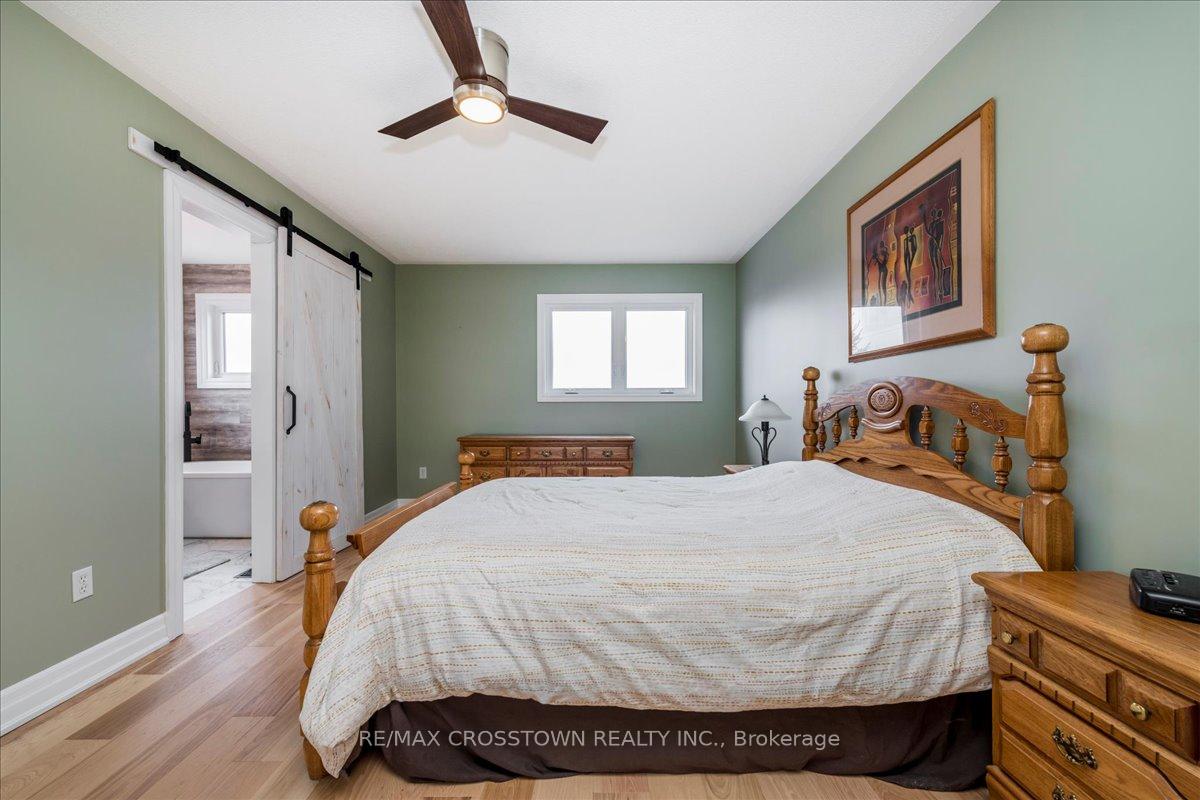 Photo 9 of 401 Jay Crescent, Orangeville — HOMEH