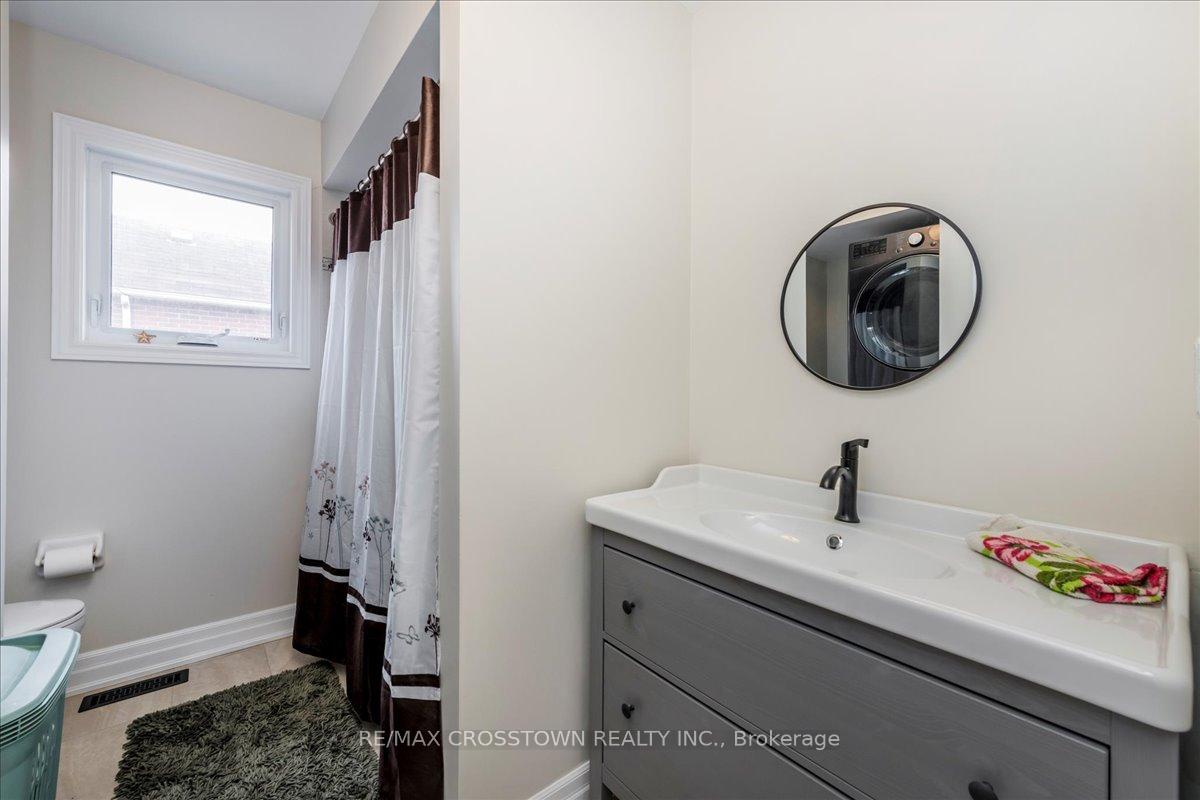 Photo 14 of 401 Jay Crescent, Orangeville — HOMEH