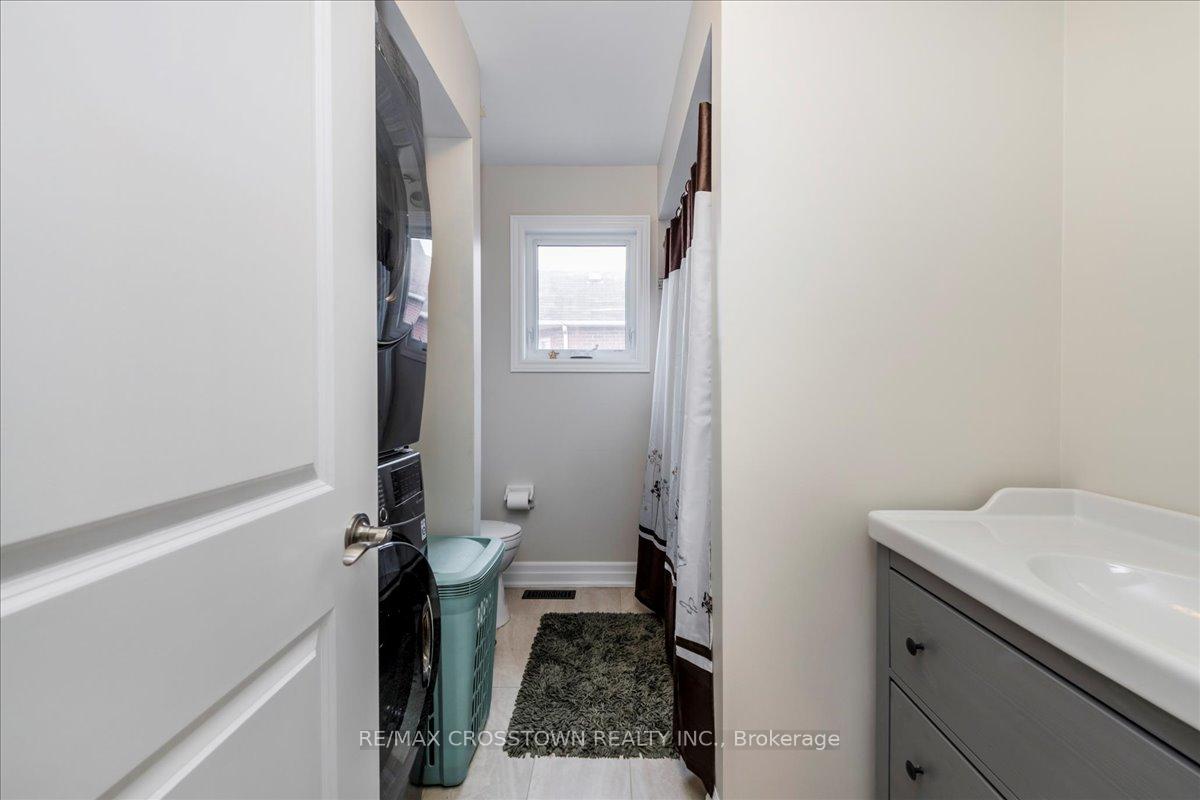 Photo 17 of 401 Jay Crescent, Orangeville — HOMEH
