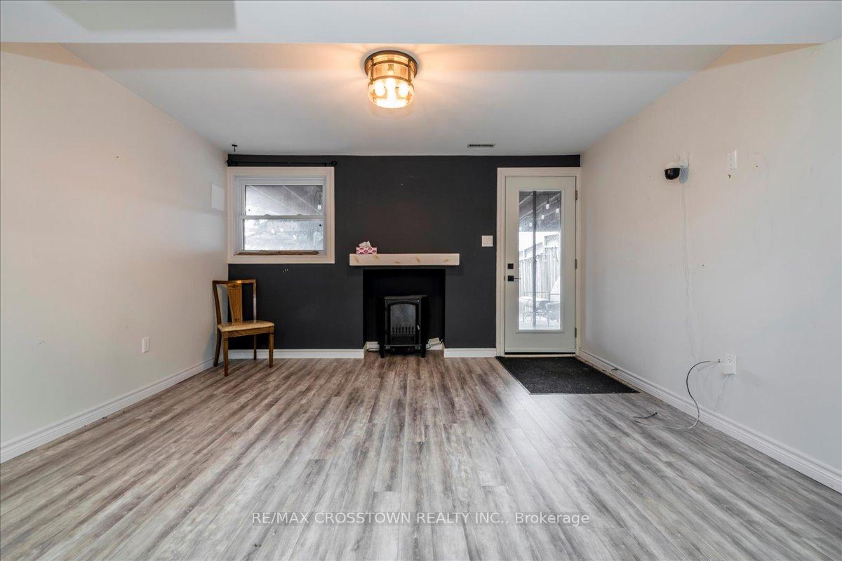 Photo 22 of 401 Jay Crescent, Orangeville — HOMEH