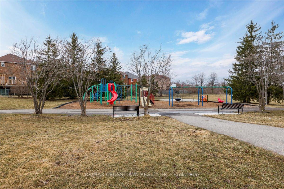 Photo 18 of 401 Jay Crescent, Orangeville — HOMEH