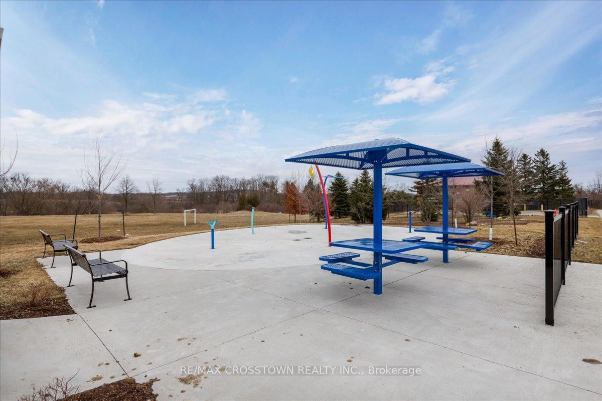 Photo 20 of 401 Jay Crescent, Orangeville — HOMEH