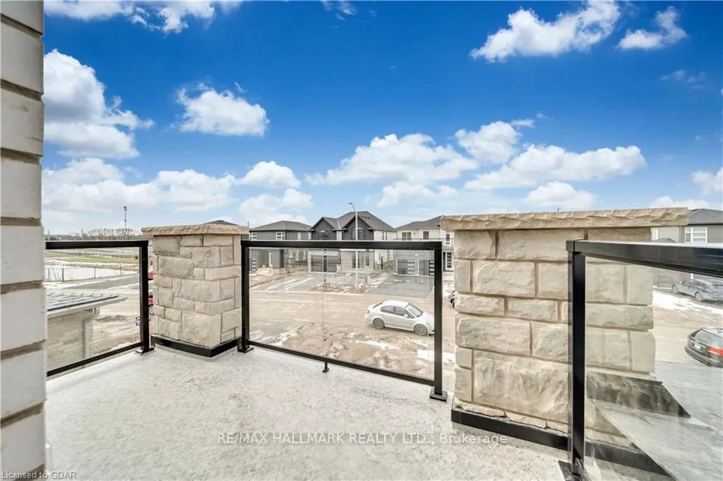 Photo 30 of 7871 Seabiscuit Drive, Niagara Falls, Ascot — HOMEH