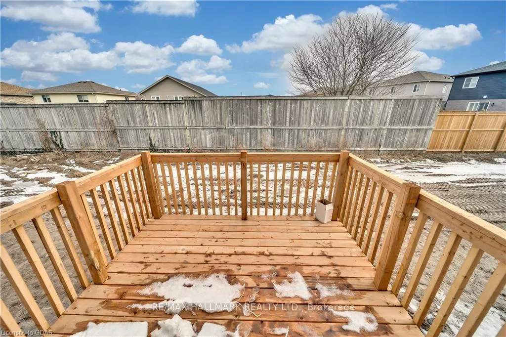 Photo 32 of 7871 Seabiscuit Drive, Niagara Falls, Ascot — HOMEH