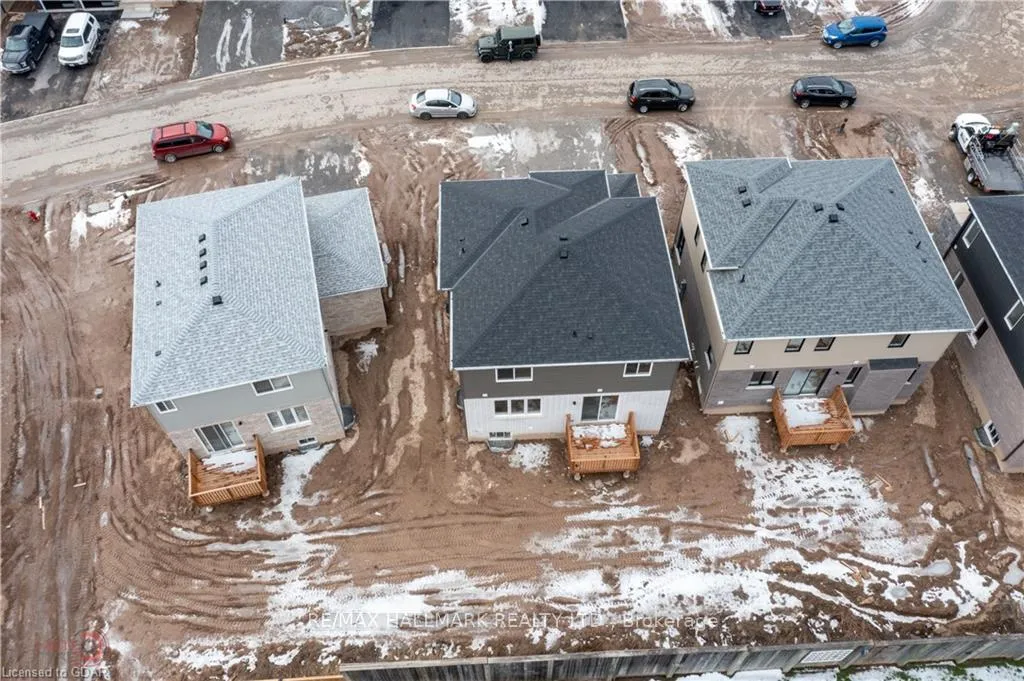 Photo 34 of 7871 Seabiscuit Drive, Niagara Falls, Ascot — HOMEH