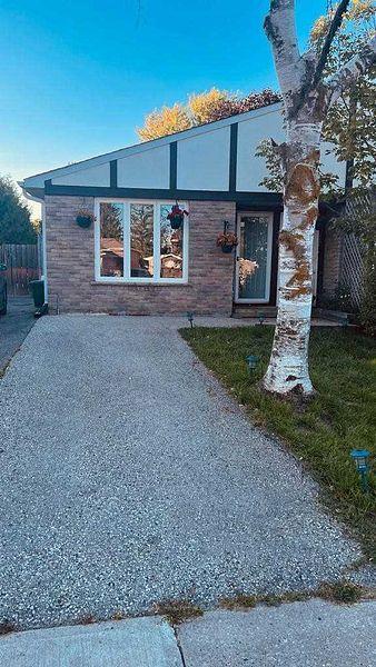 Photo 1 of 44 Manor Crescent, Orangeville — HOMEH
