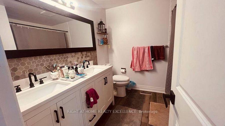 Photo 4 of 44 Manor Crescent, Orangeville — HOMEH