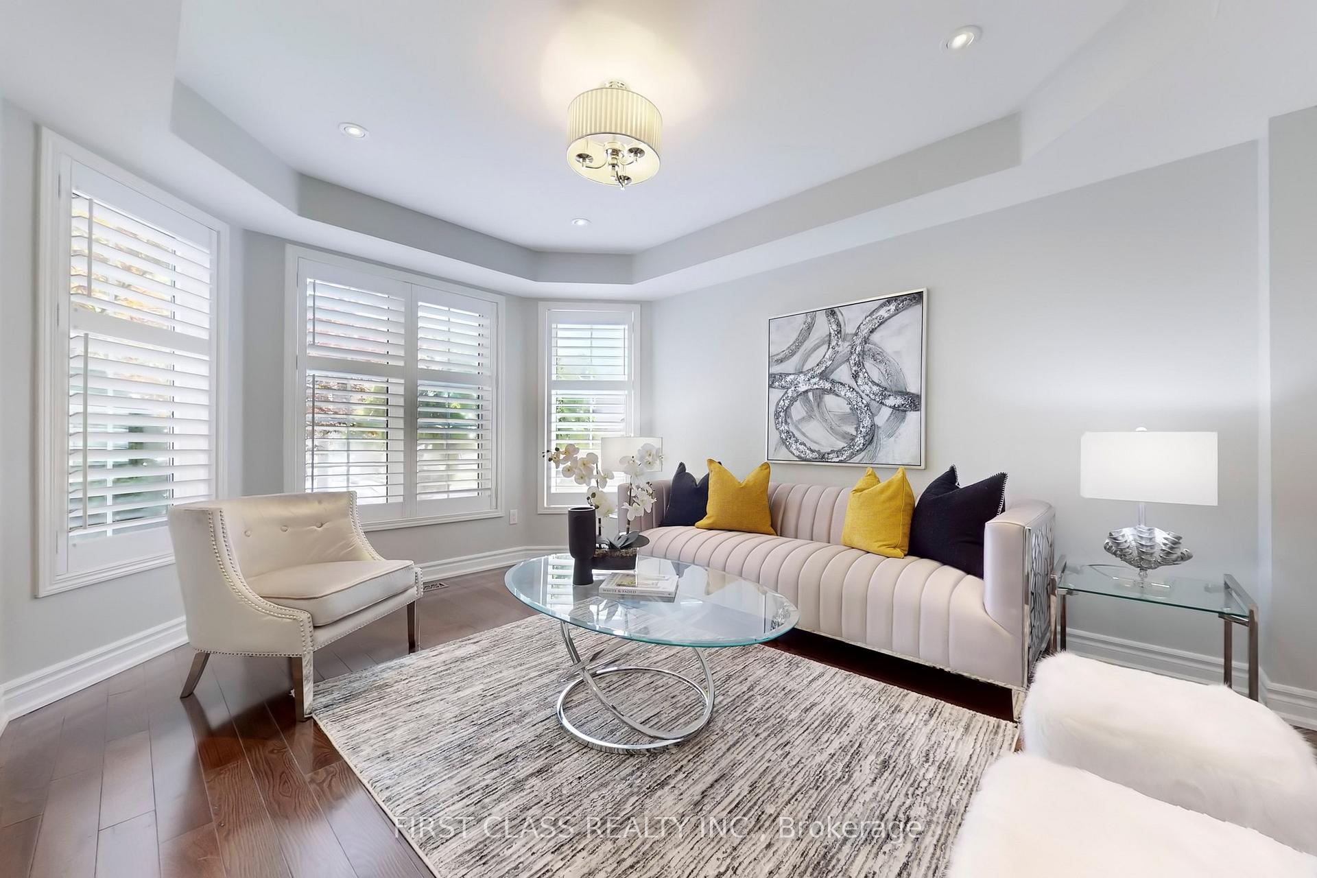 Photo 4 of 12 Abbotsbury Lane, Markham, Berczy — HOMEH