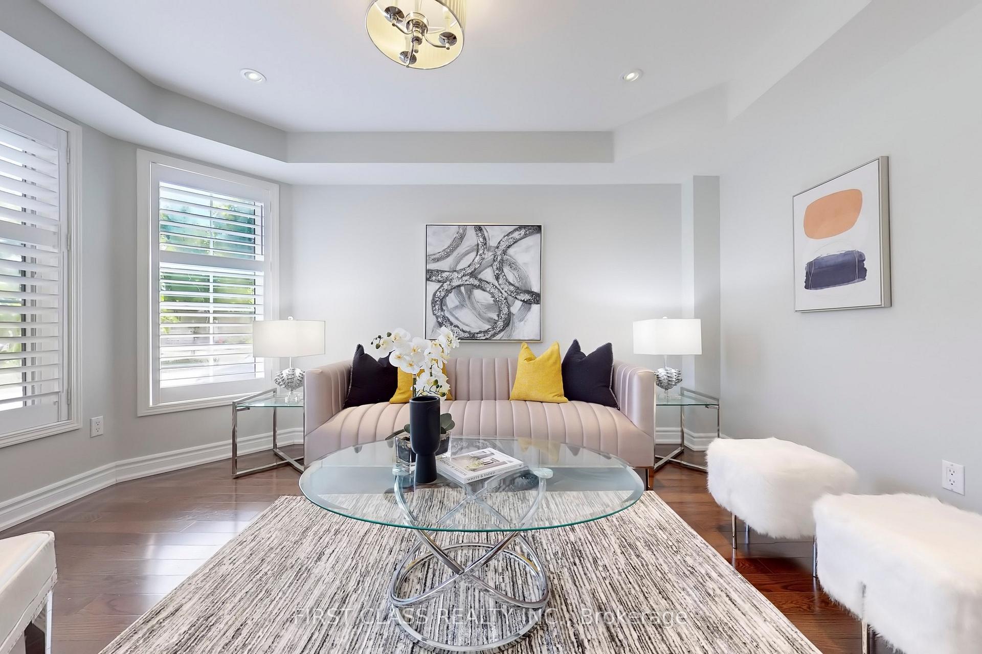 Photo 5 of 12 Abbotsbury Lane, Markham, Berczy — HOMEH