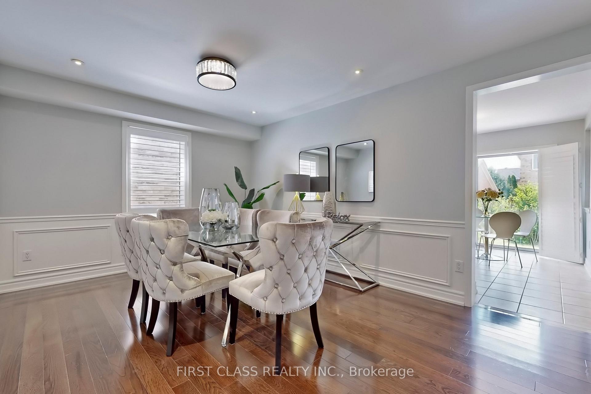 Photo 6 of 12 Abbotsbury Lane, Markham, Berczy — HOMEH
