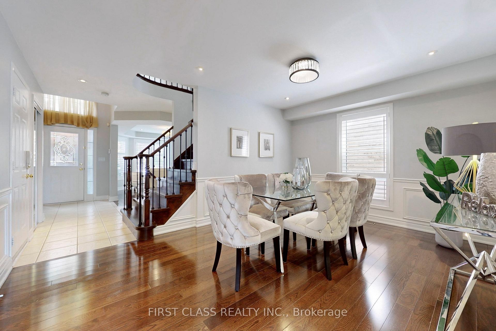 Photo 8 of 12 Abbotsbury Lane, Markham, Berczy — HOMEH