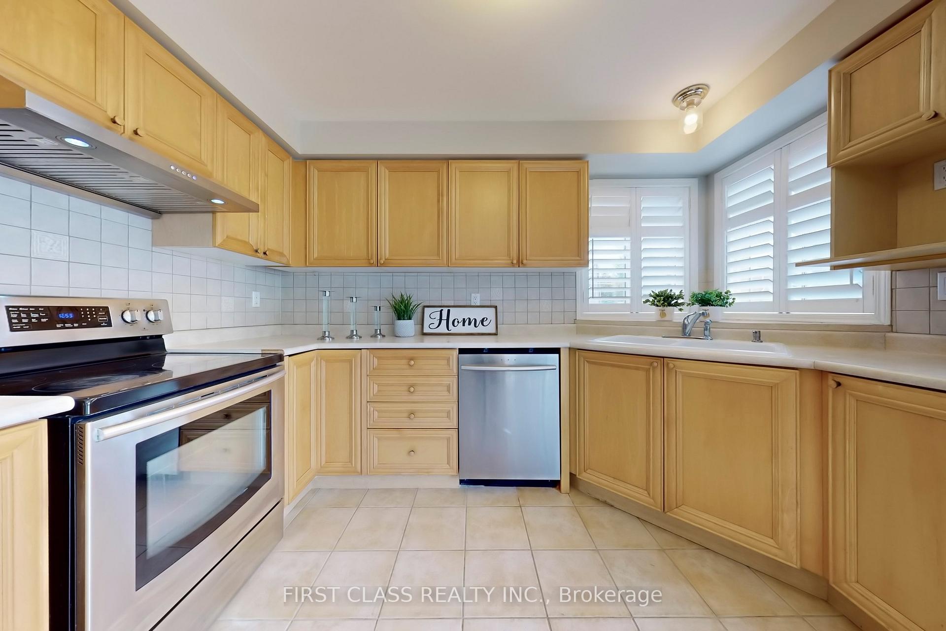 Photo 12 of 12 Abbotsbury Lane, Markham, Berczy — HOMEH