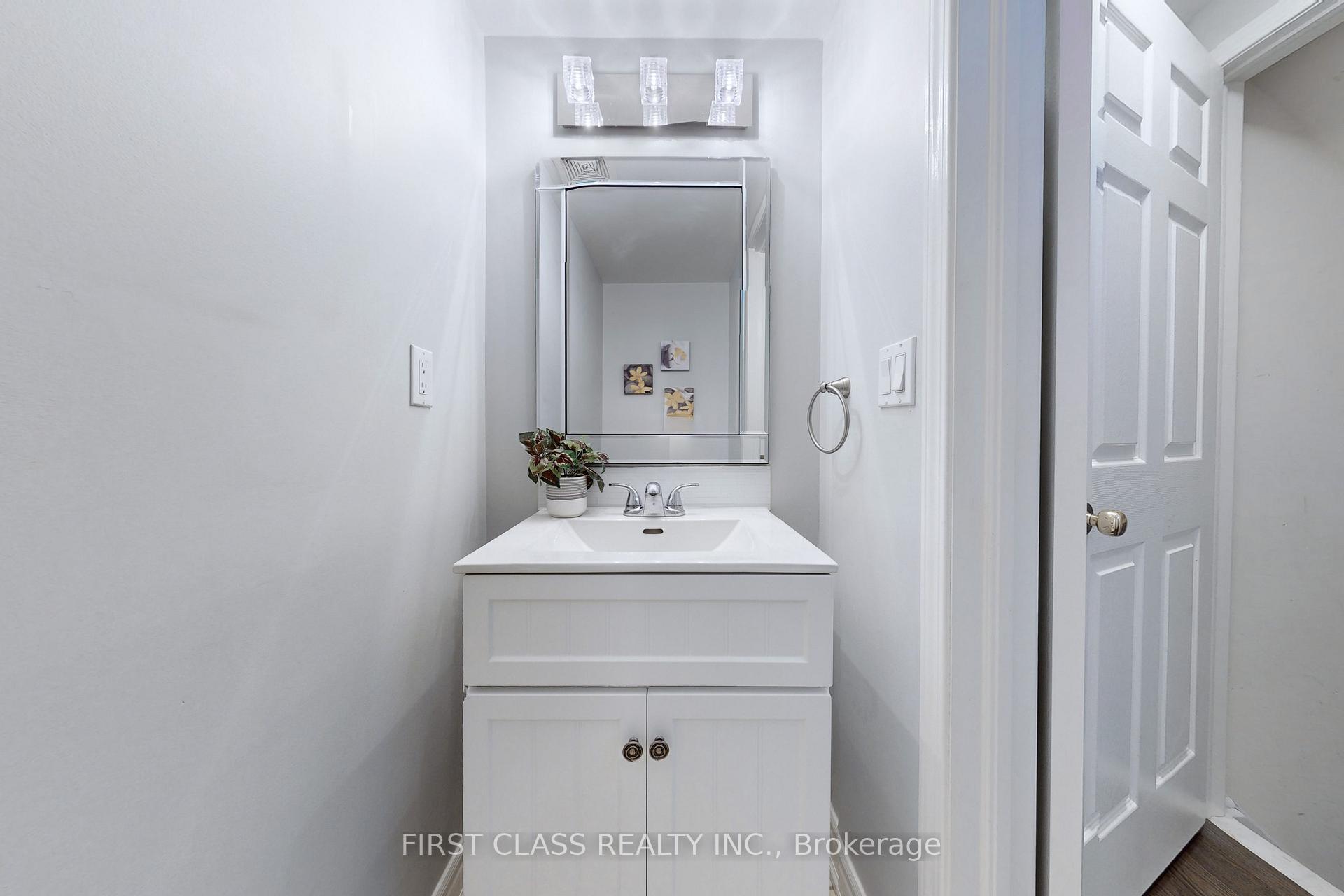 Photo 15 of 12 Abbotsbury Lane, Markham, Berczy — HOMEH