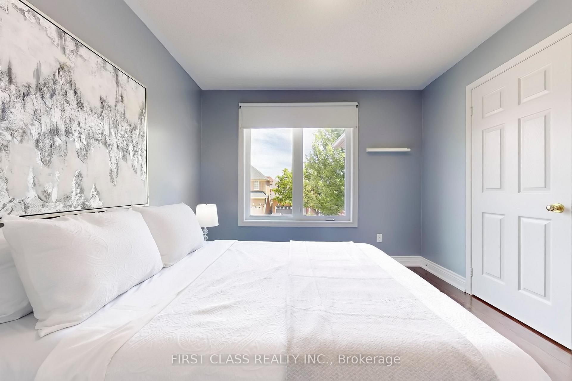 Photo 28 of 12 Abbotsbury Lane, Markham, Berczy — HOMEH