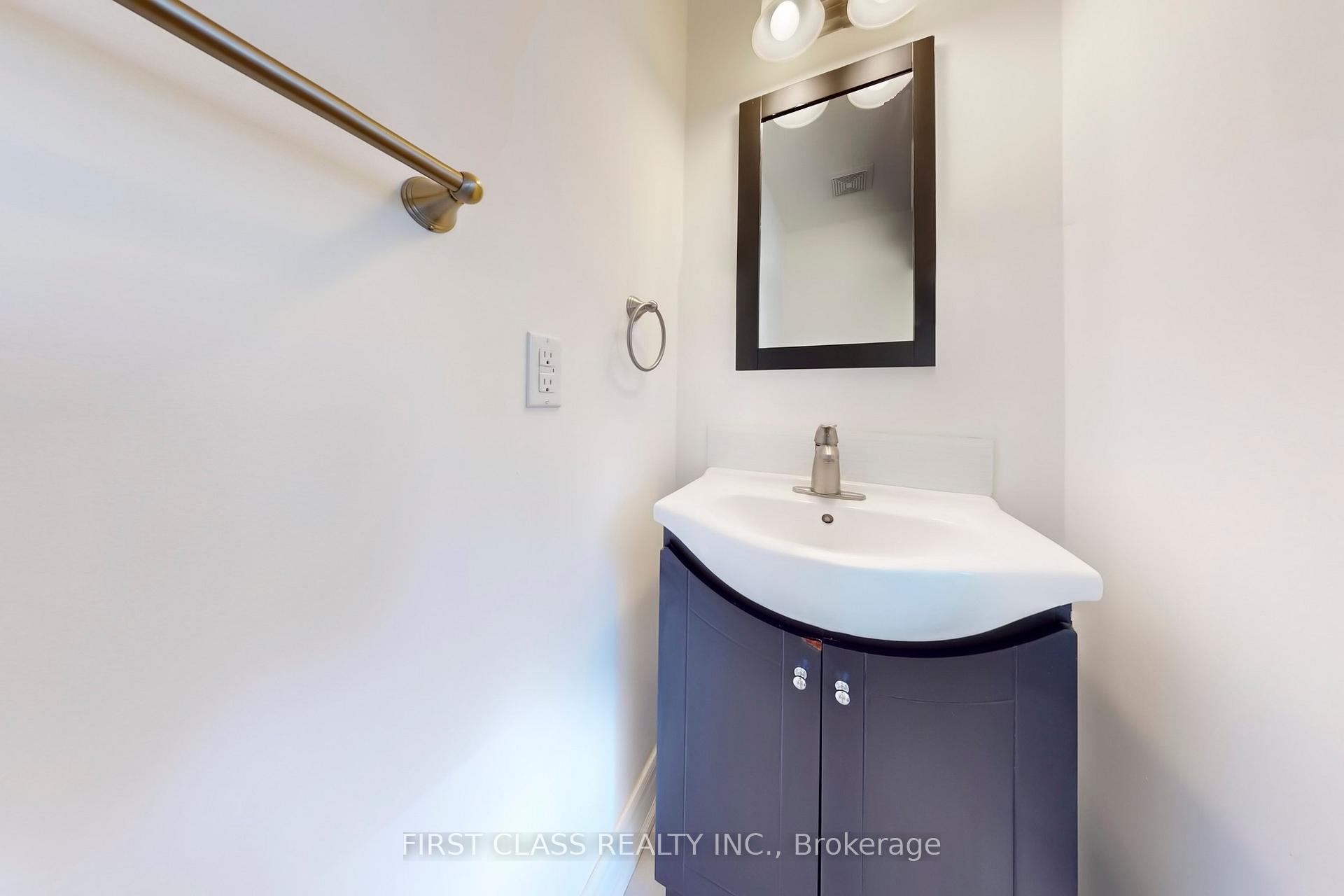 Photo 32 of 12 Abbotsbury Lane, Markham, Berczy — HOMEH