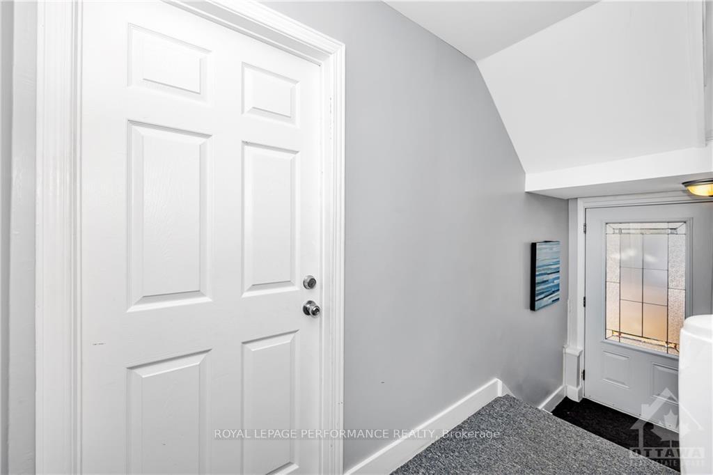 Photo 5 of Unit 1, 441 Mutual Street, Ottawa, Castle Heights — HOMEH