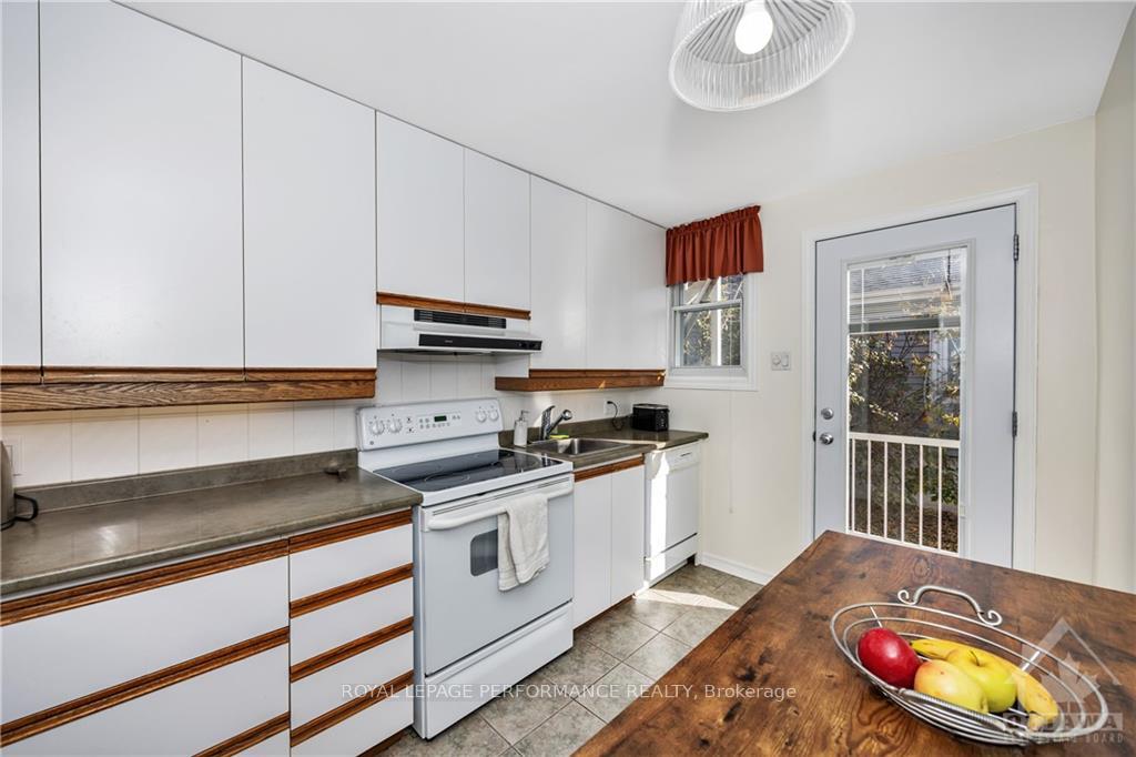 Photo 14 of Unit 1, 441 Mutual Street, Ottawa, Castle Heights — HOMEH