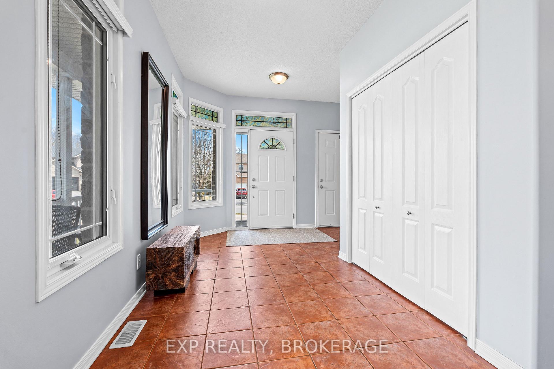 Photo 2 of 509 Weston Crescent, Kingston, East Gardiners Rd — HOMEH