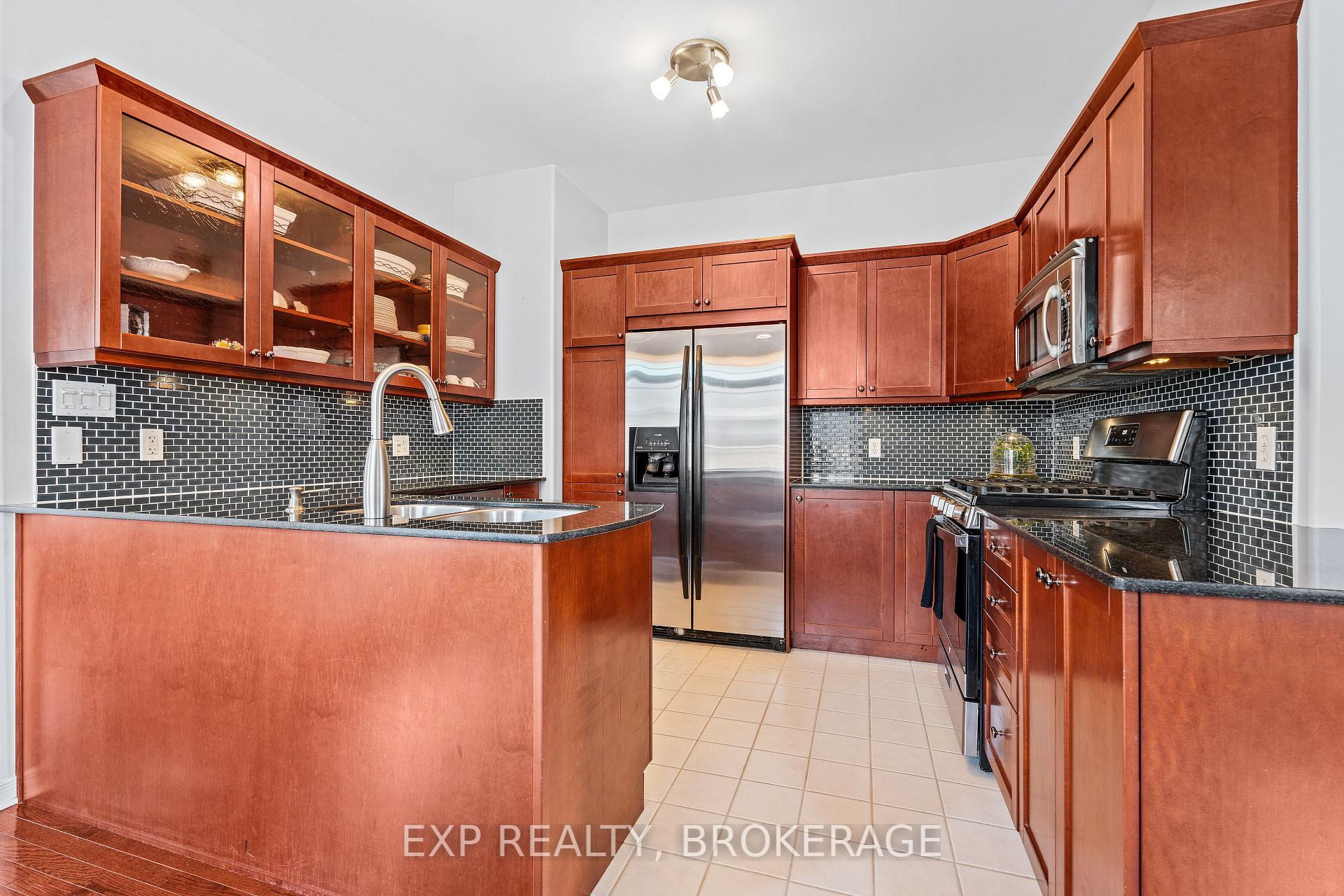 Photo 6 of 509 Weston Crescent, Kingston, East Gardiners Rd — HOMEH