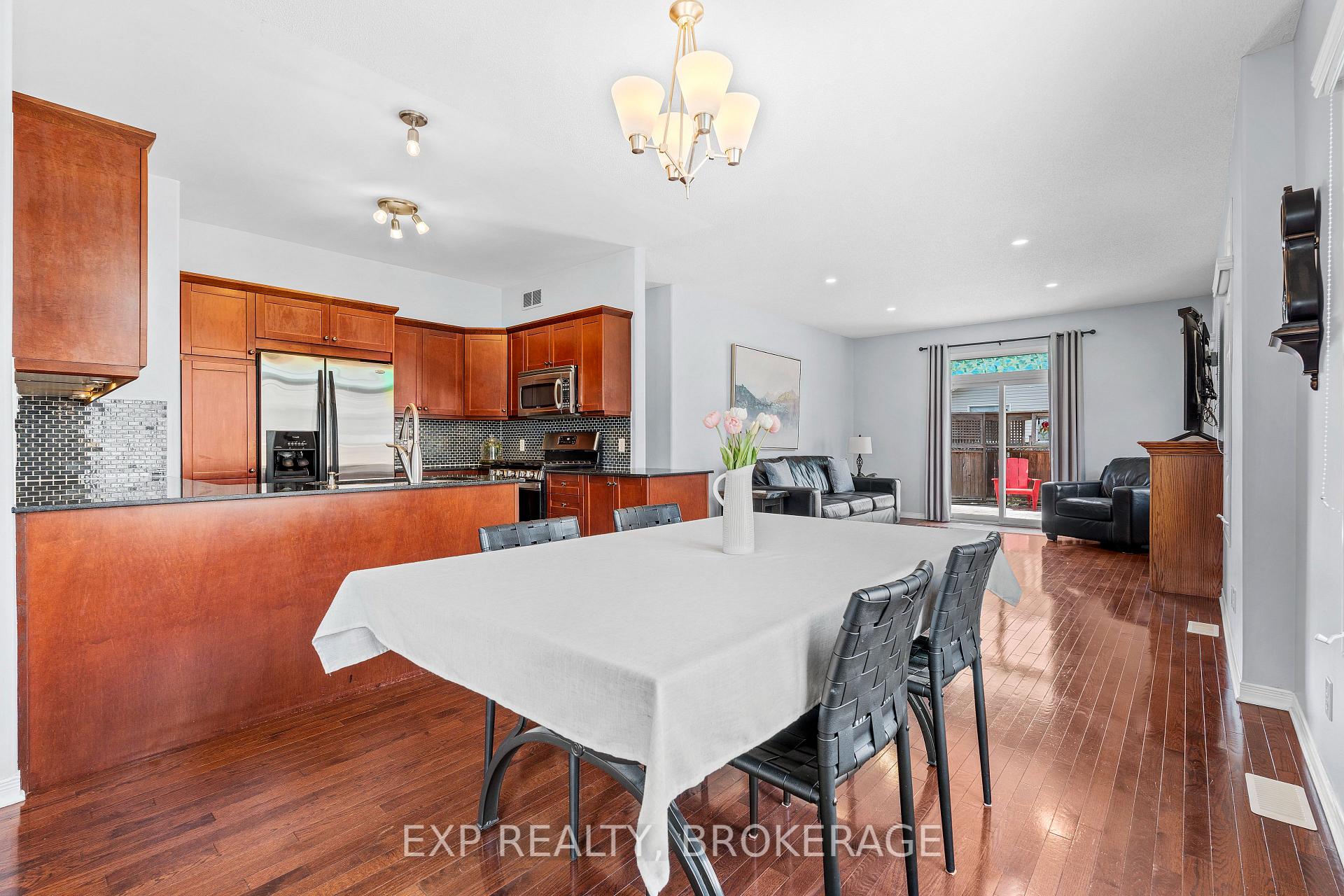 Photo 9 of 509 Weston Crescent, Kingston, East Gardiners Rd — HOMEH