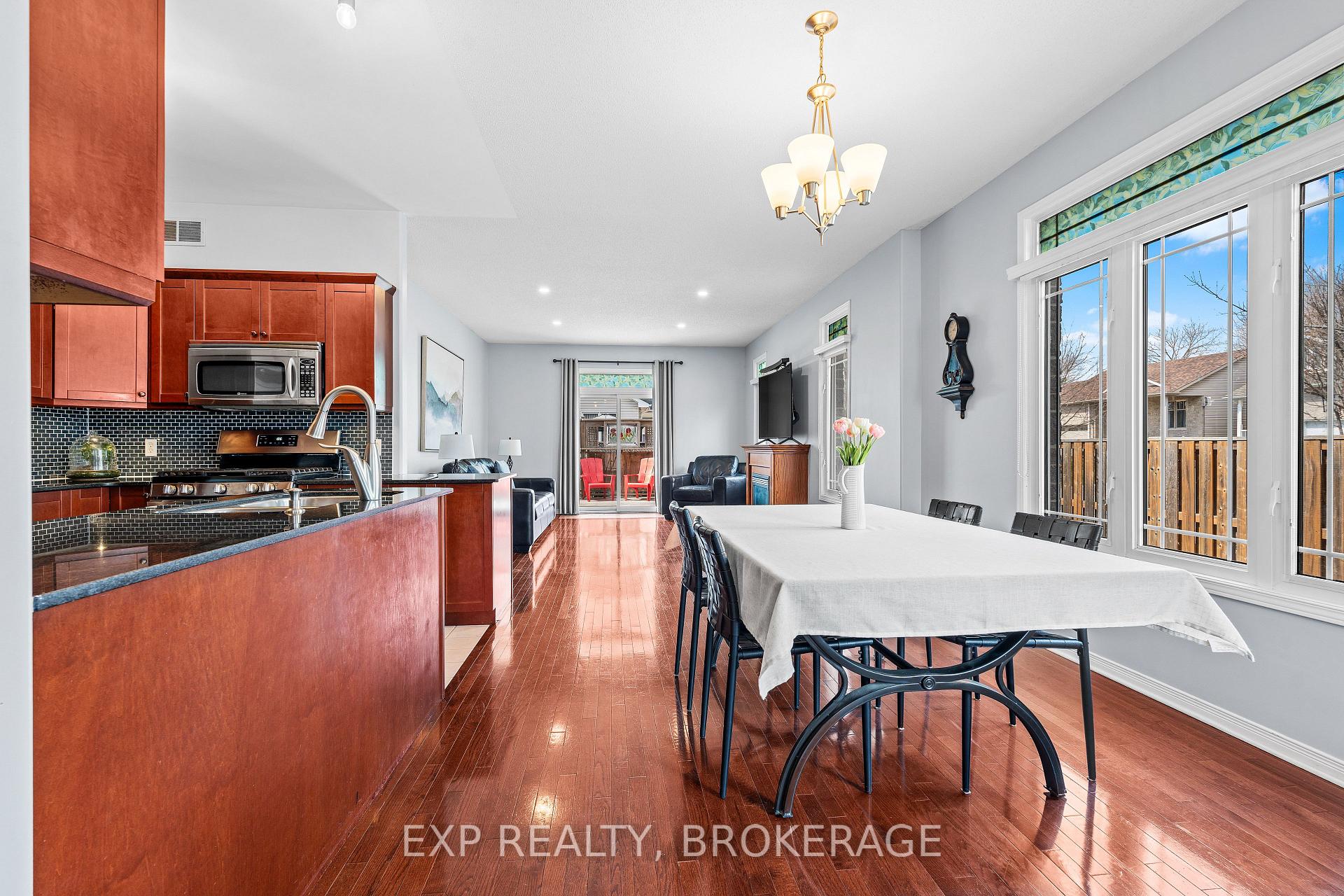 Photo 10 of 509 Weston Crescent, Kingston, East Gardiners Rd — HOMEH