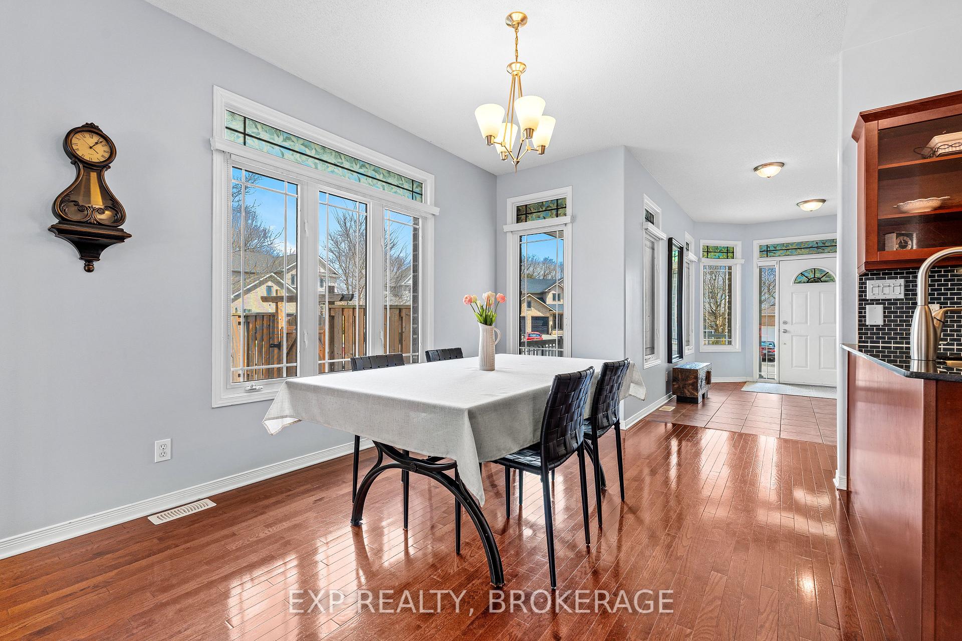 Photo 11 of 509 Weston Crescent, Kingston, East Gardiners Rd — HOMEH
