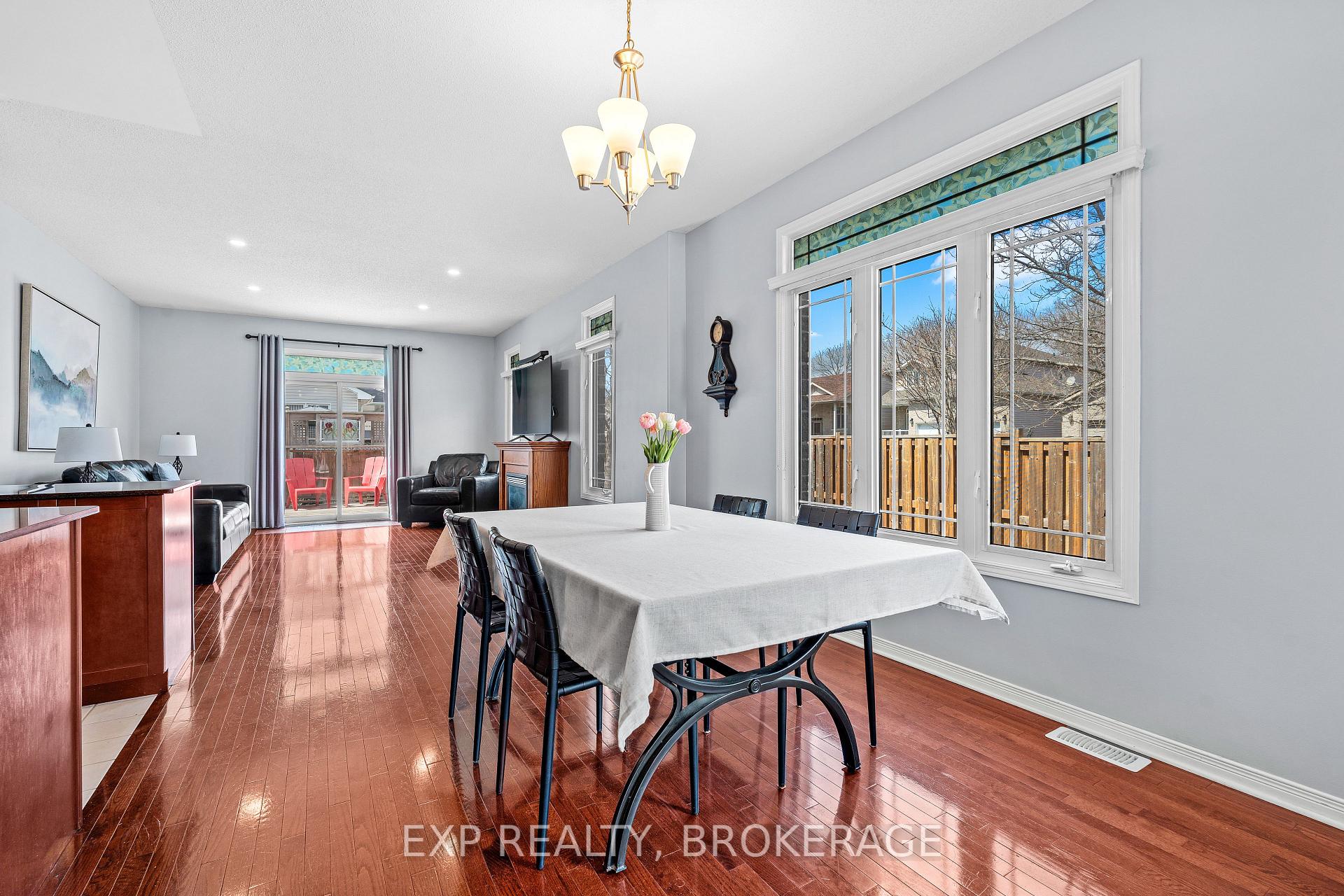 Photo 12 of 509 Weston Crescent, Kingston, East Gardiners Rd — HOMEH