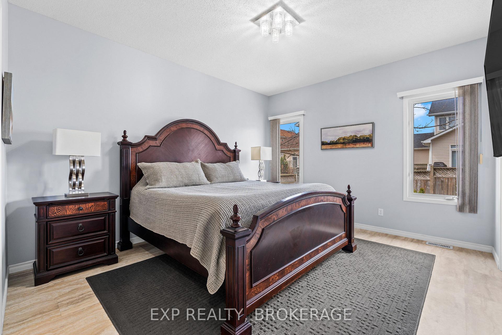 Photo 13 of 509 Weston Crescent, Kingston, East Gardiners Rd — HOMEH