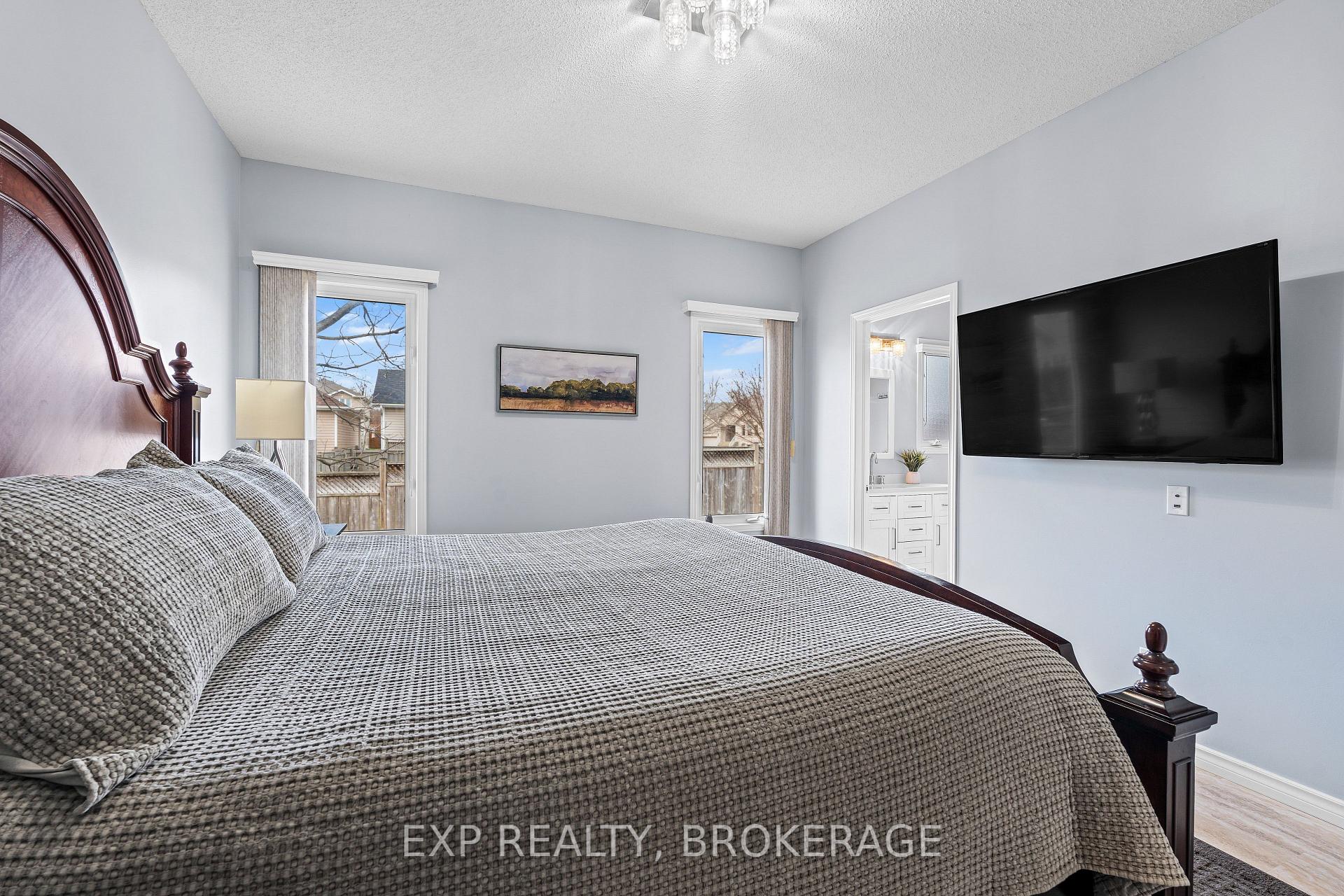 Photo 14 of 509 Weston Crescent, Kingston, East Gardiners Rd — HOMEH