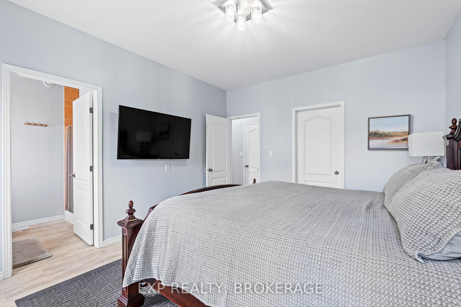Photo 15 of 509 Weston Crescent, Kingston, East Gardiners Rd — HOMEH