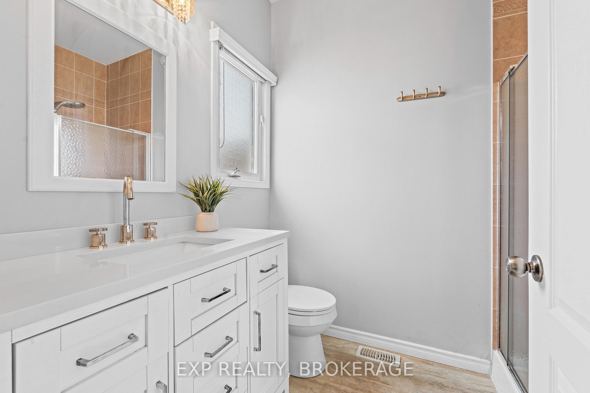 Photo 16 of 509 Weston Crescent, Kingston, East Gardiners Rd — HOMEH