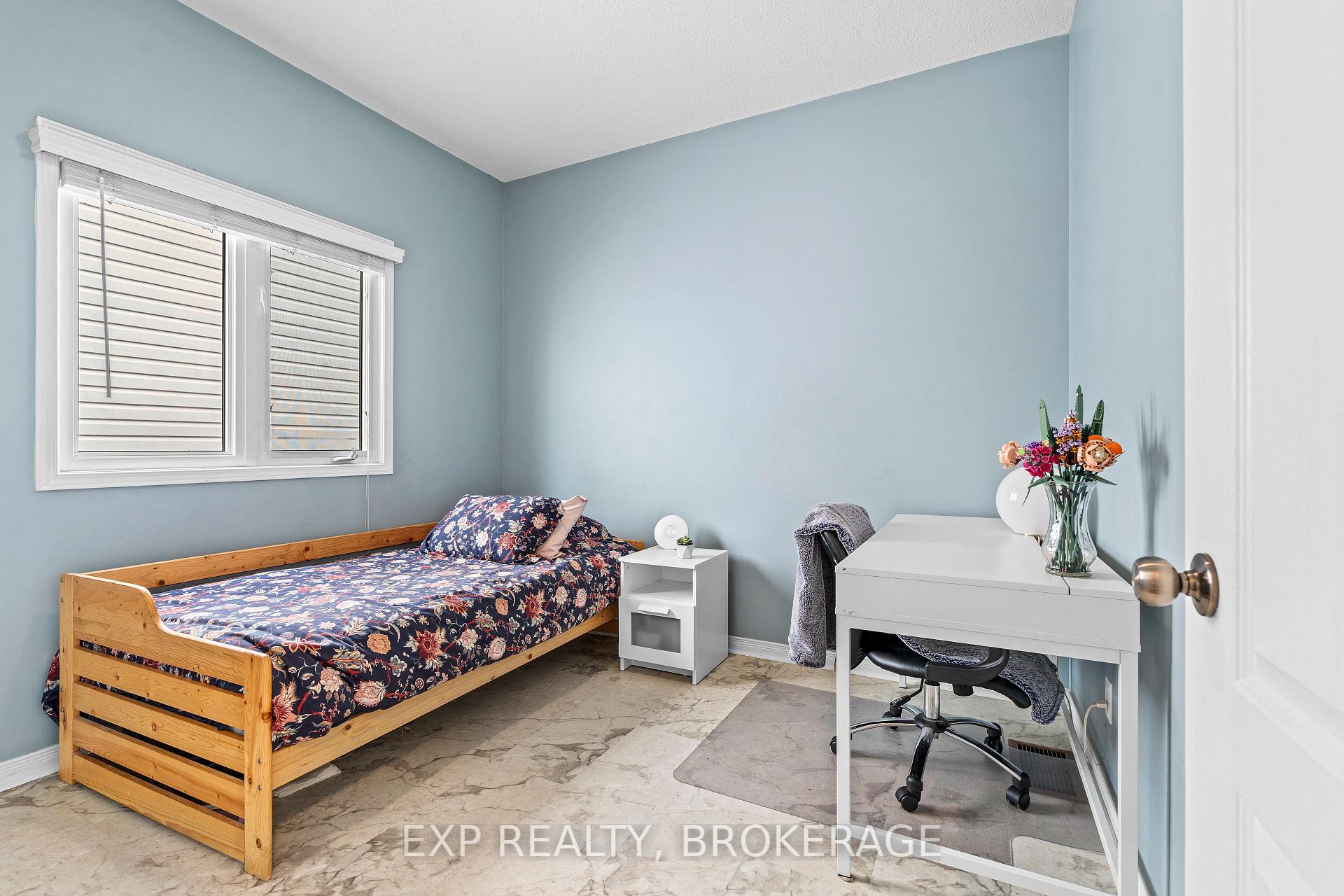 Photo 19 of 509 Weston Crescent, Kingston, East Gardiners Rd — HOMEH