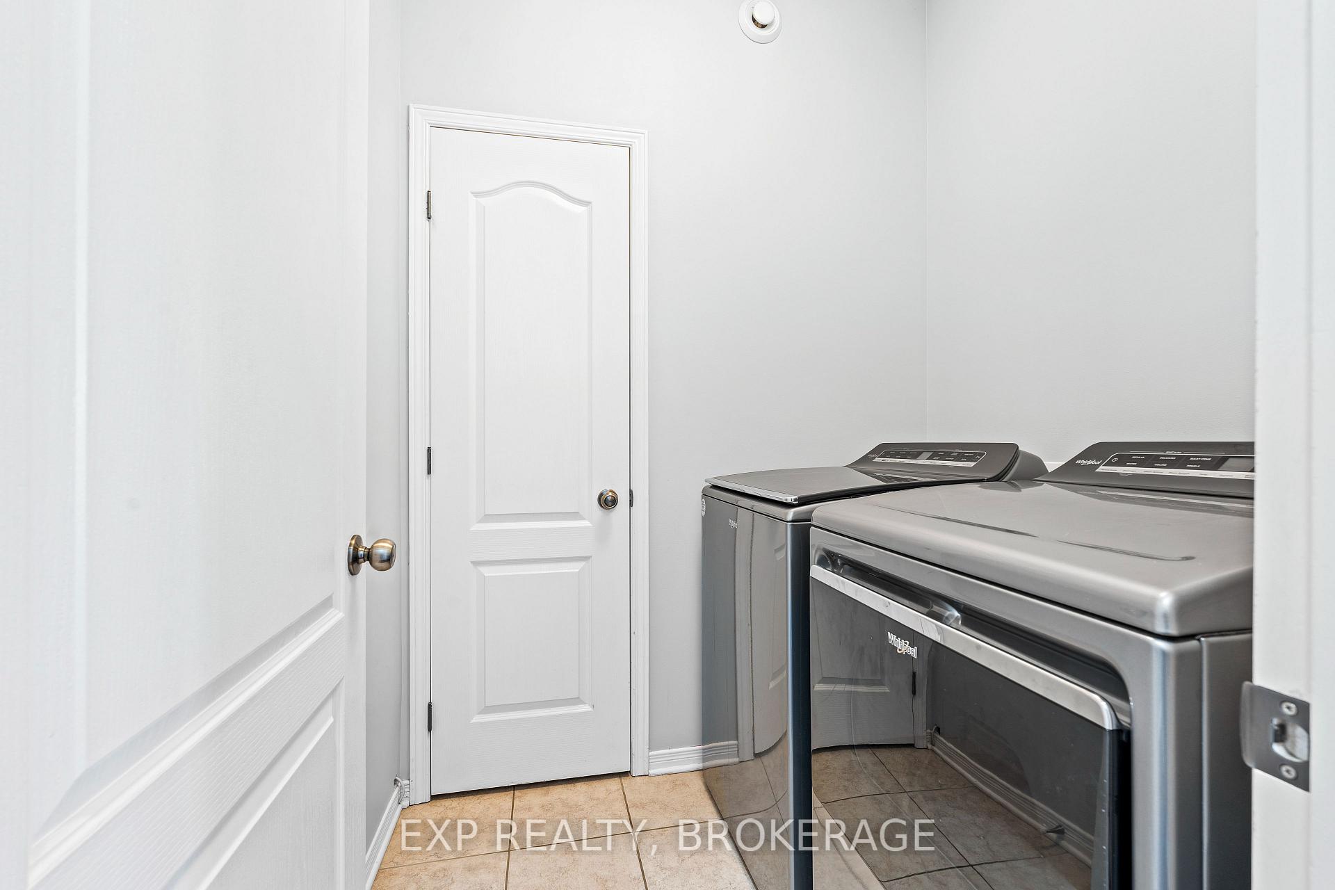 Photo 20 of 509 Weston Crescent, Kingston, East Gardiners Rd — HOMEH