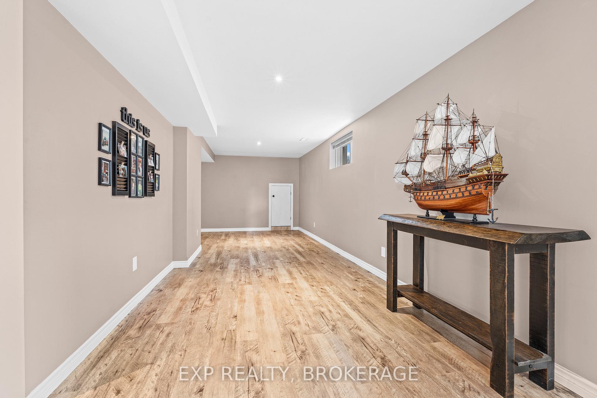 Photo 25 of 509 Weston Crescent, Kingston, East Gardiners Rd — HOMEH