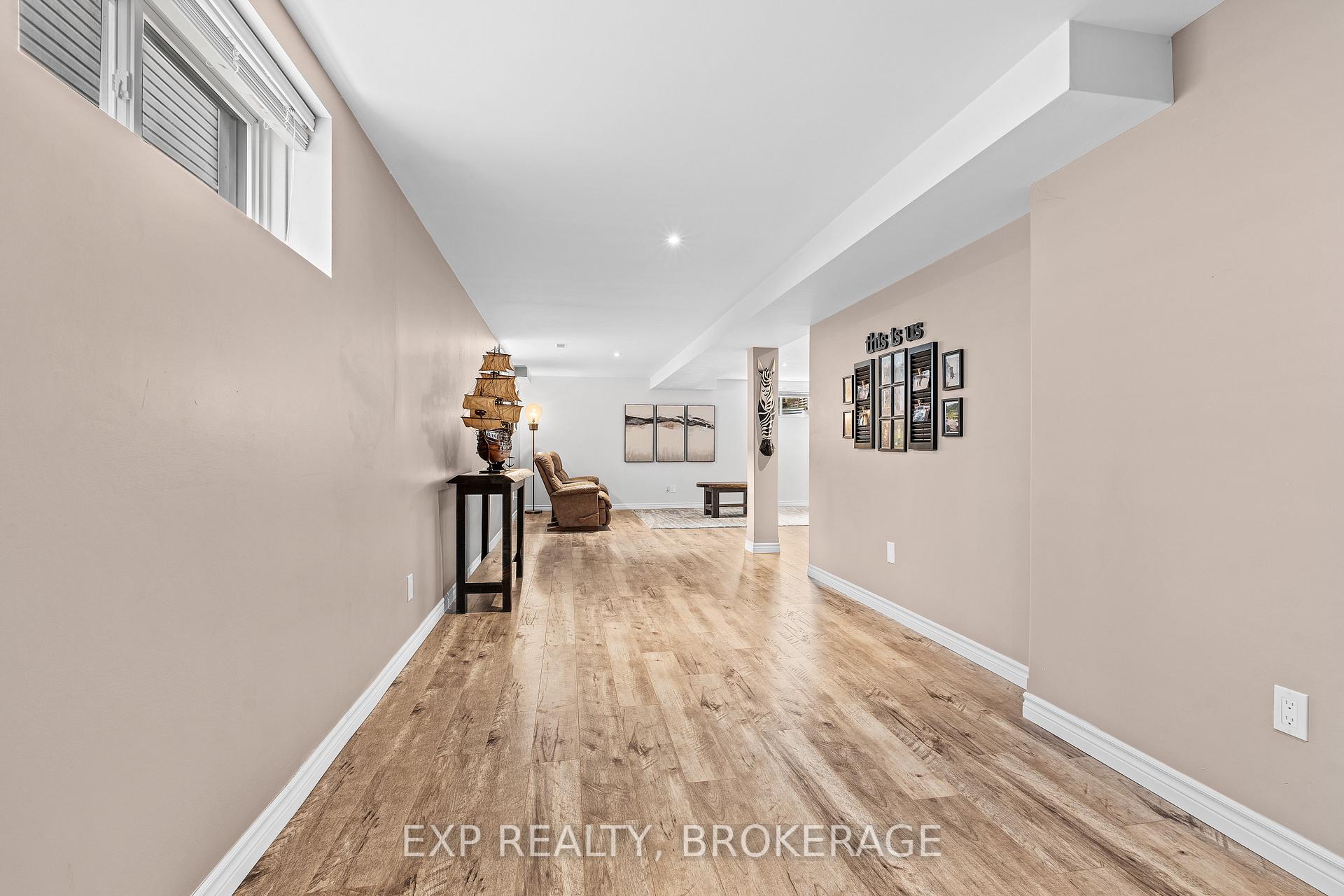 Photo 26 of 509 Weston Crescent, Kingston, East Gardiners Rd — HOMEH