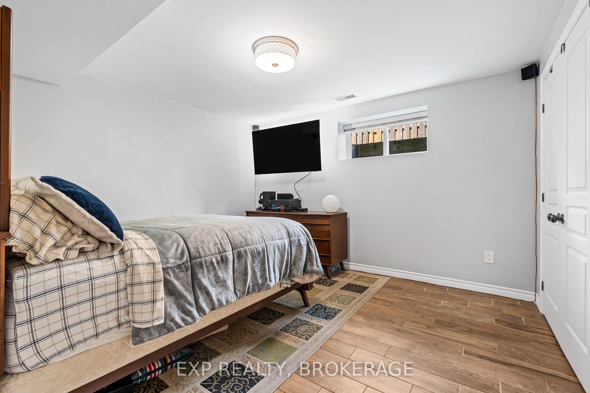 Photo 31 of 509 Weston Crescent, Kingston, East Gardiners Rd — HOMEH