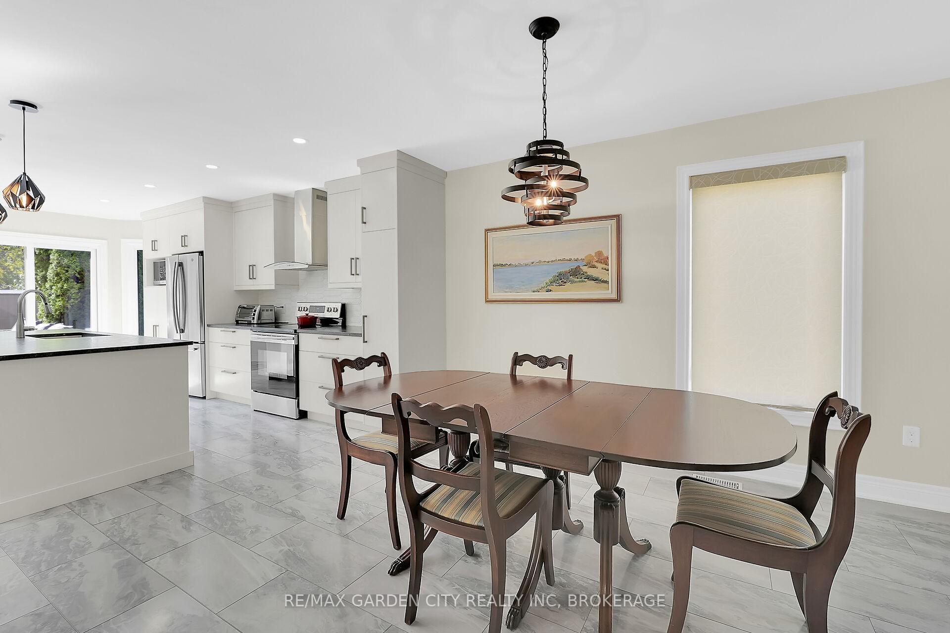 Photo 10 of 8 Steflar Street, Pelham, Fonthill — HOMEH