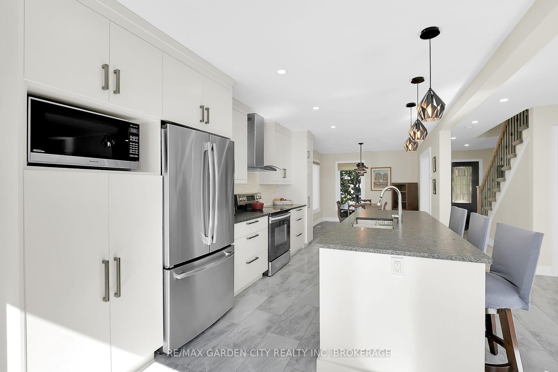 Photo 12 of 8 Steflar Street, Pelham, Fonthill — HOMEH