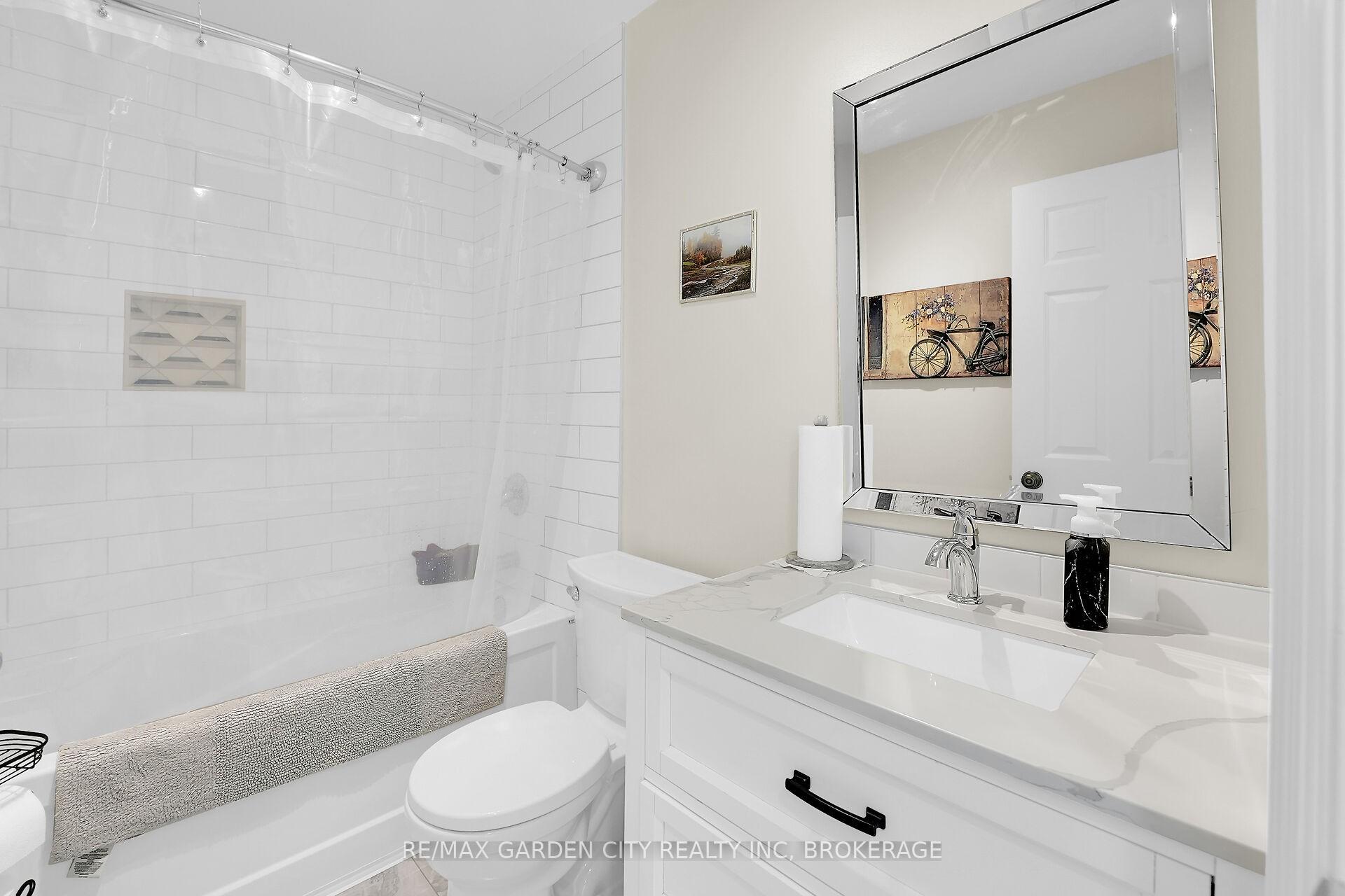 Photo 18 of 8 Steflar Street, Pelham, Fonthill — HOMEH