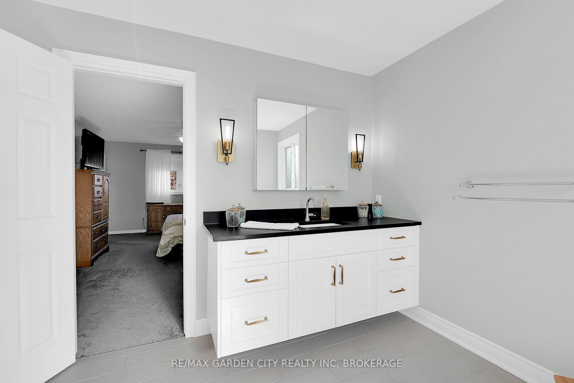 Photo 23 of 8 Steflar Street, Pelham, Fonthill — HOMEH