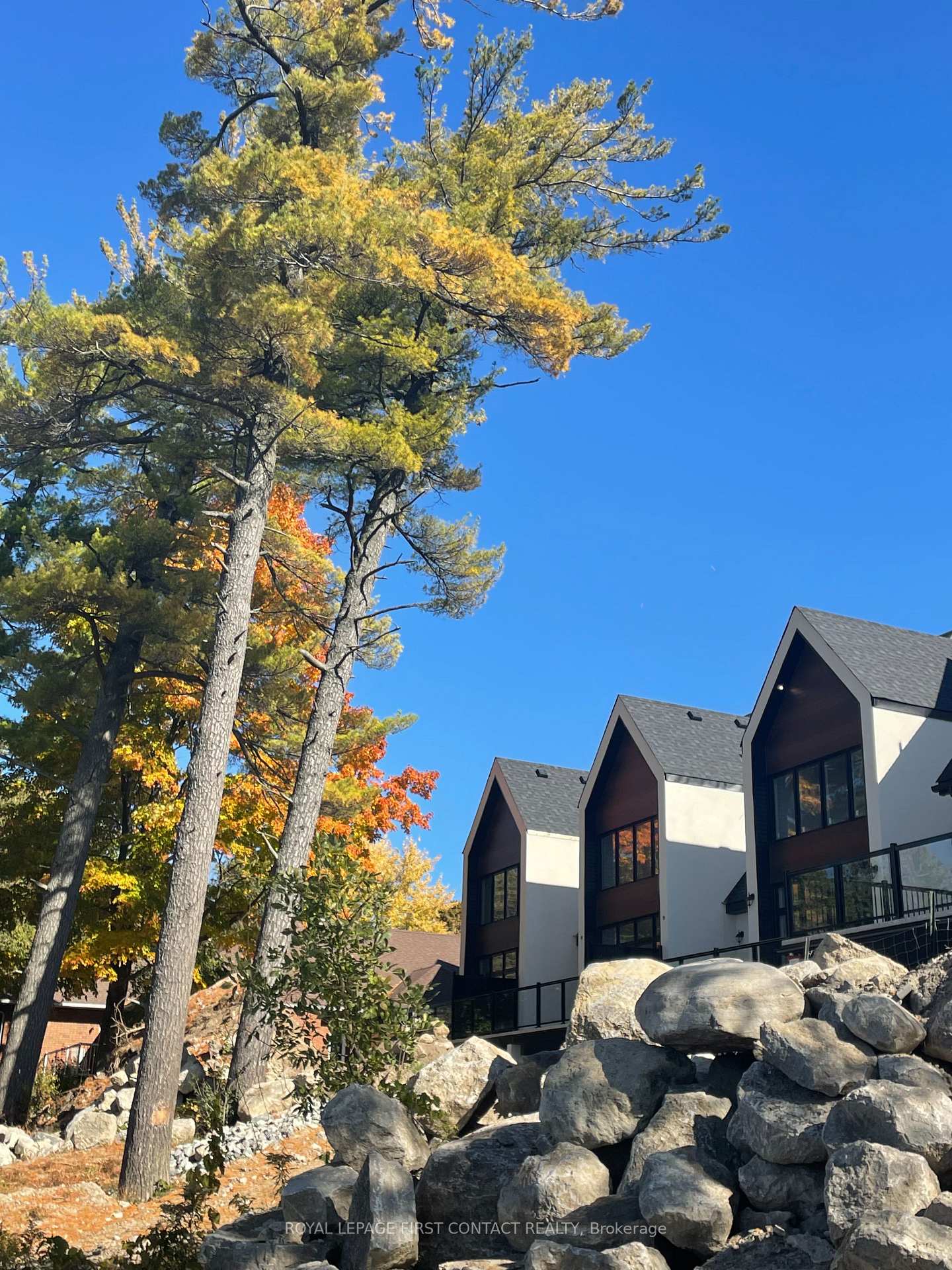 Photo 1 of 18 Ruby Crescent, Orillia — HOMEH