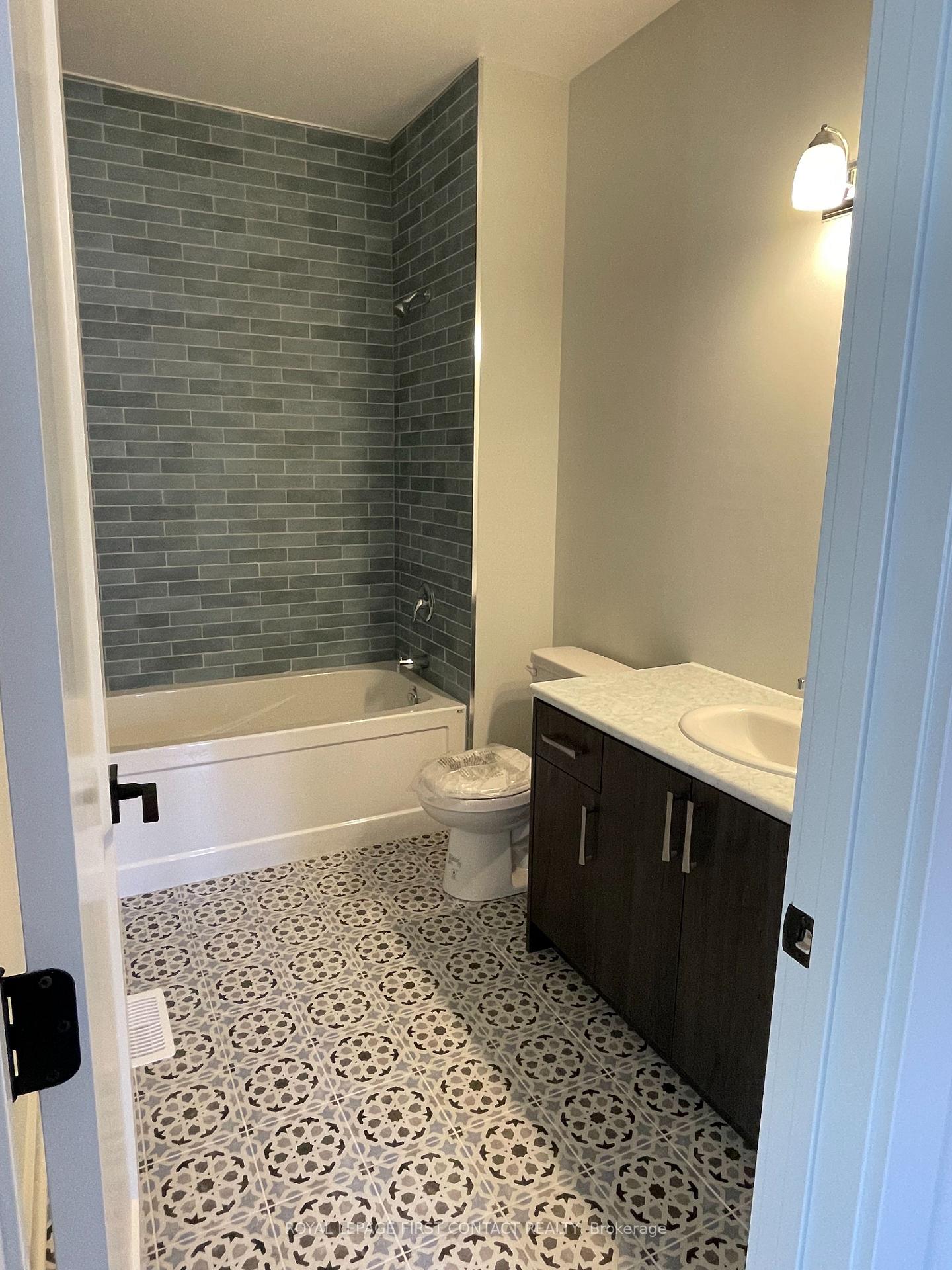 Photo 10 of 18 Ruby Crescent, Orillia — HOMEH